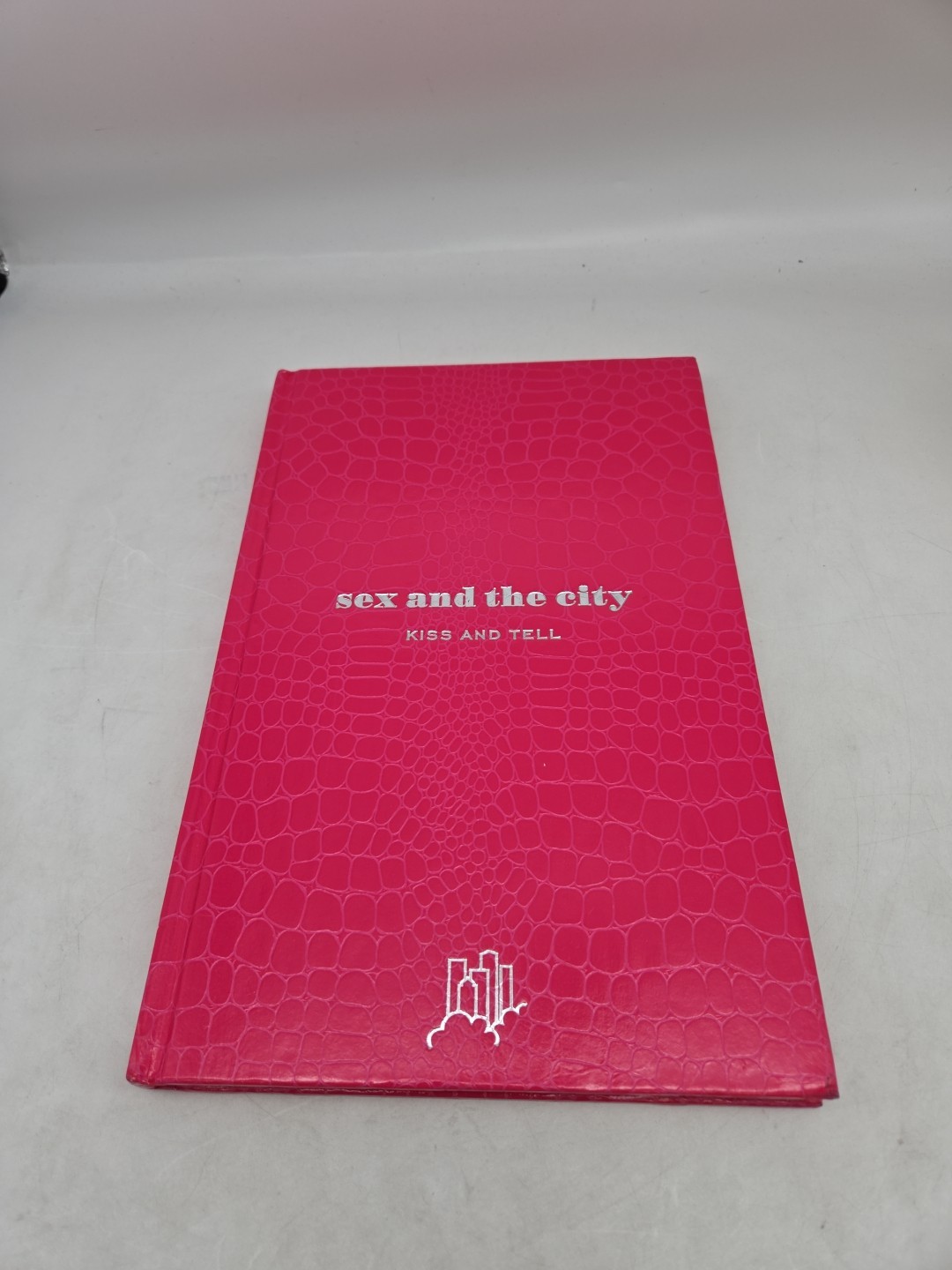 Sex and the City: Kiss and Tell – Amy Sohn (Hardcover, 2002, 1ST PRINT)
