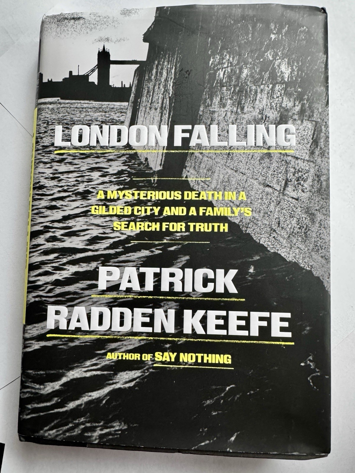 London Falling: A Mysterious Death in a Gilded City First Edition