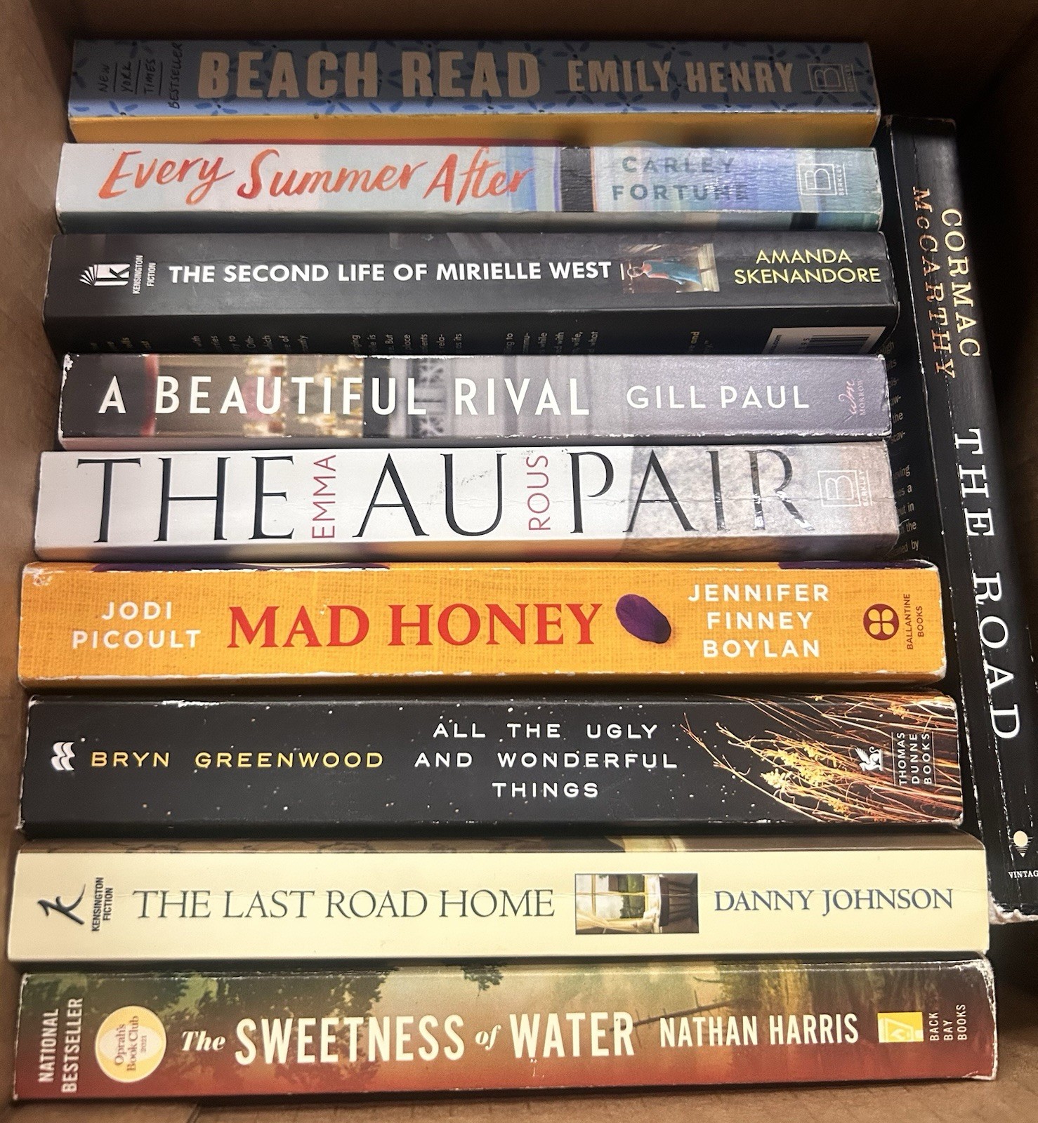 10 Book Lot drama, romance, suspense – Jodi Picoult, Emily Henry, Carley Fortune