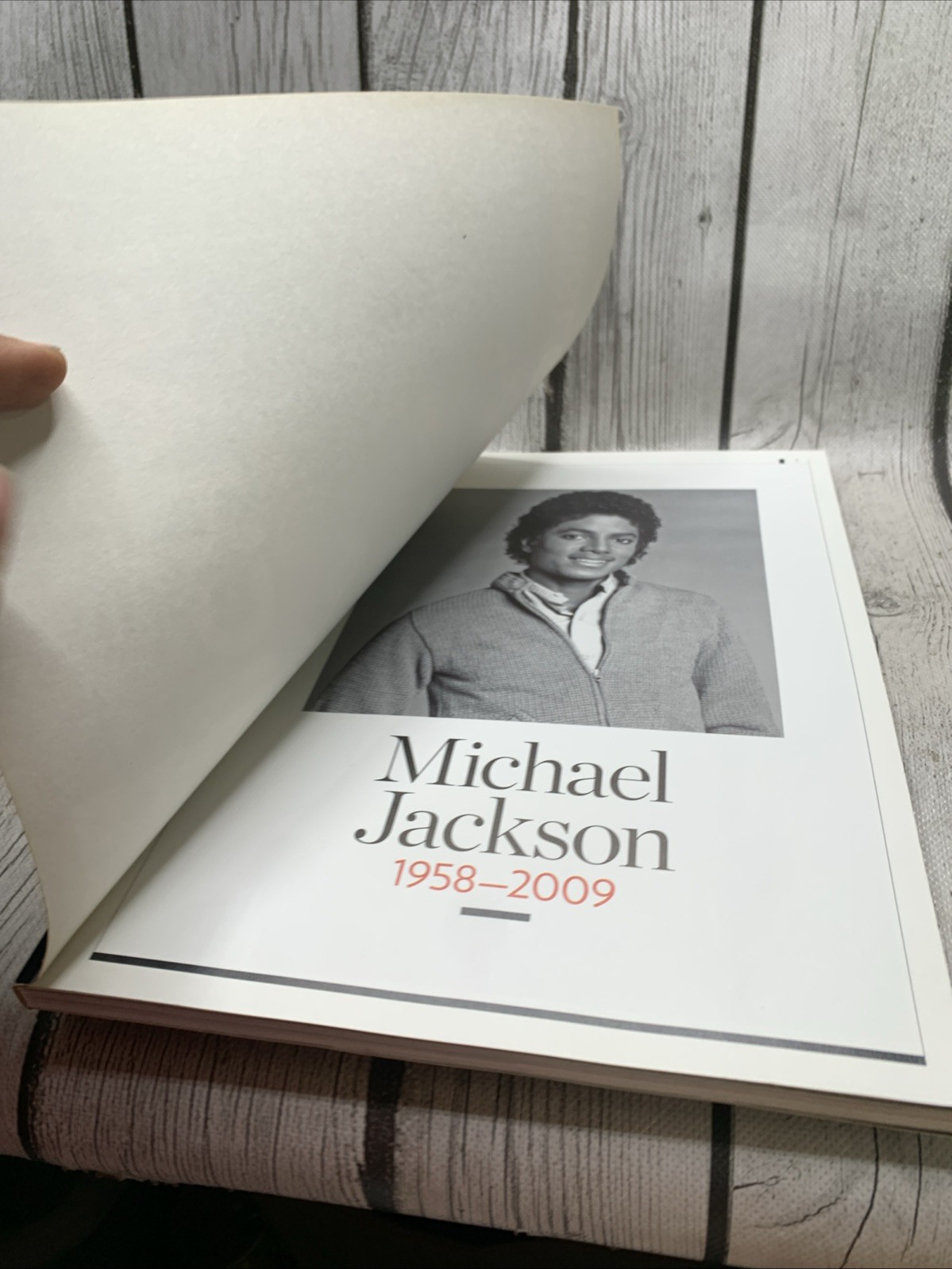 People Tribute Remembering Michael Jackson 1958-2009 King of Pop