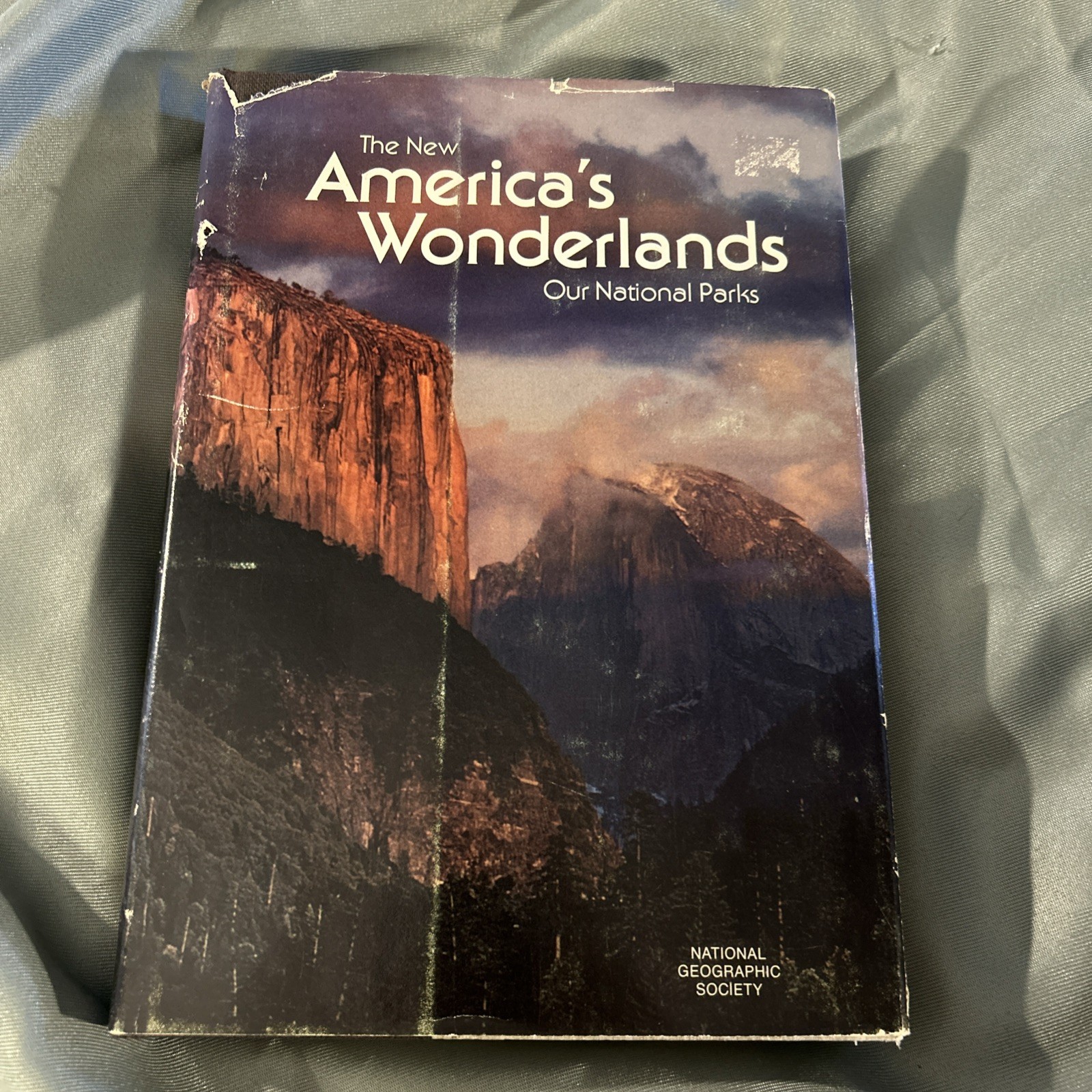 The New America’s Wonderlands: Our National Parks 1975 w/ pullout map Nat Geo