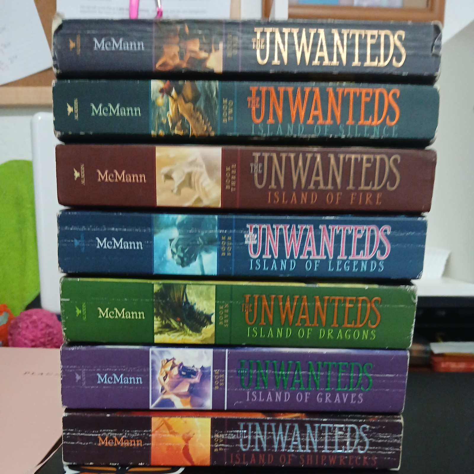 Complete Series Set THE UNWANTEDS 1-7 by Lisa McMann