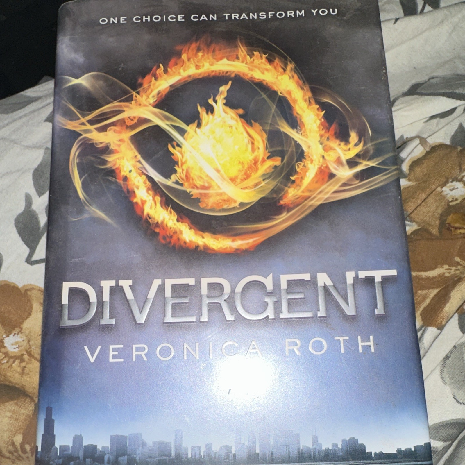 Divergent by Veronica Roth (Hardcover, English) Young Adult Dystopian Novel