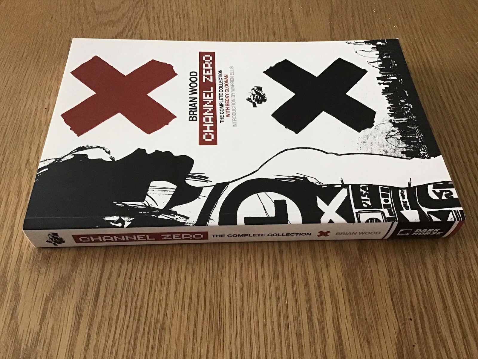 CHANNEL ZERO THE COMPLETE COLLECTION BY BRIAN WOOD & BECKY CLOONAN 296 PAGES!