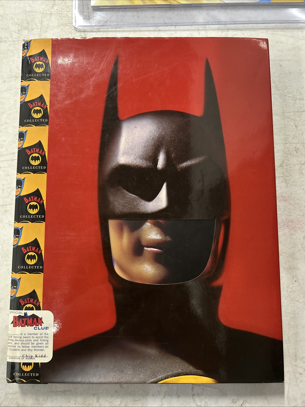 OFFICIAL BATMAN CLUB – CHIP KIDD – HARDBACK+ DJ & PAPER FIGURINE INSERT