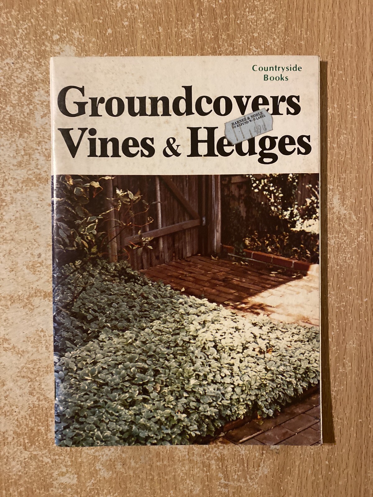 Groundcovers Vines & Hedges by Countryside Books 1976 PB Little Book Series 122