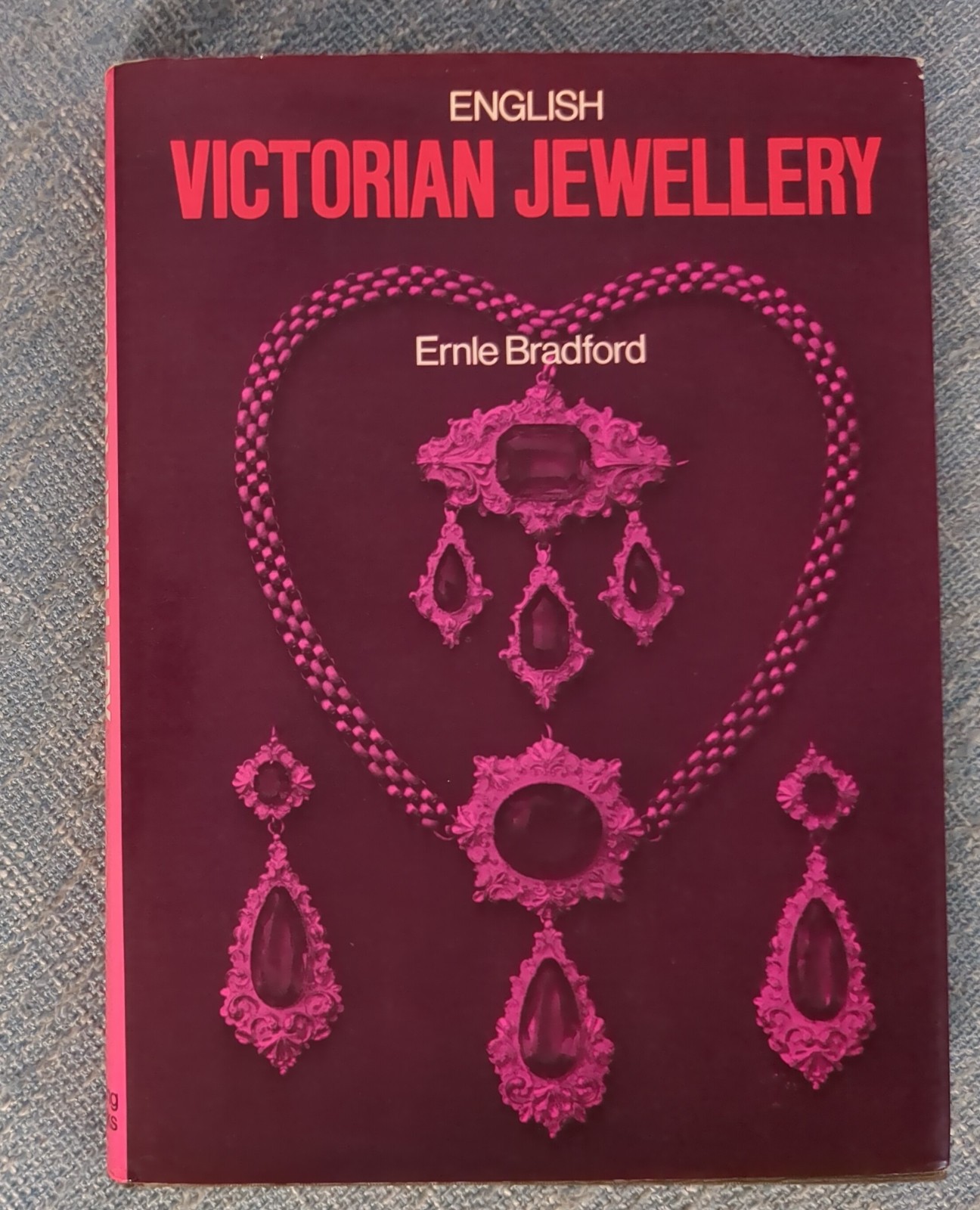 English Victorian Jewelry by Ernie Bradford 1967