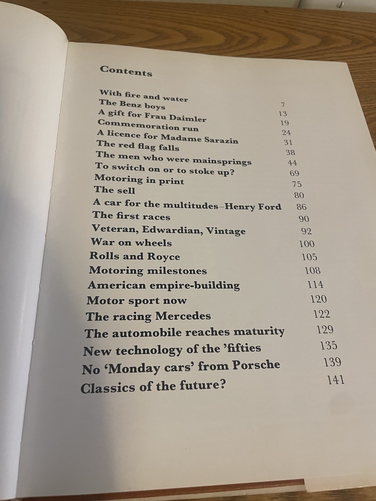 A Picture History of the Automobile By Peter Roberts 1973 Triune Books 144 Pages