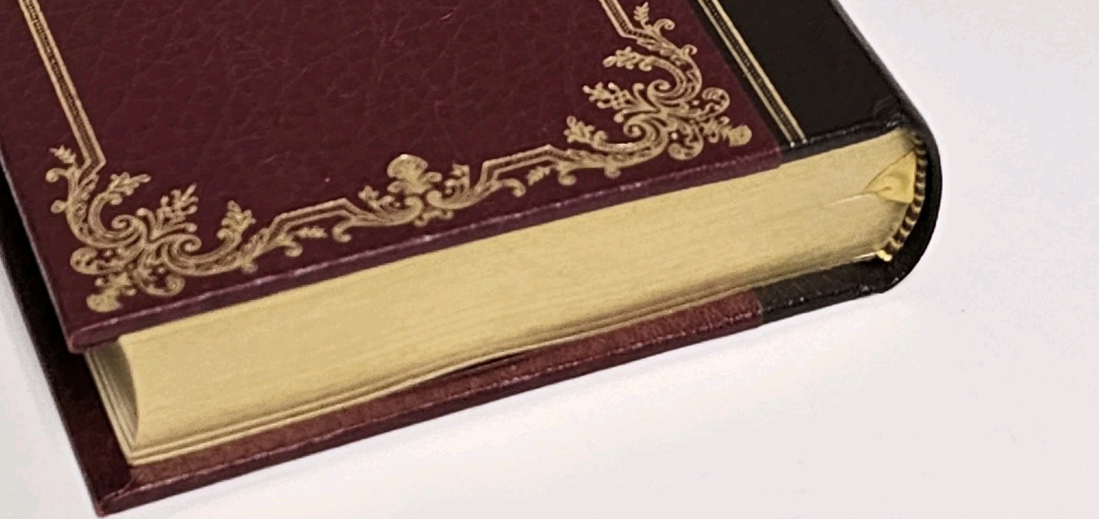 Charles Dickens Complete Works A Tale of Two Cities – Edito-Service Gilt – Book