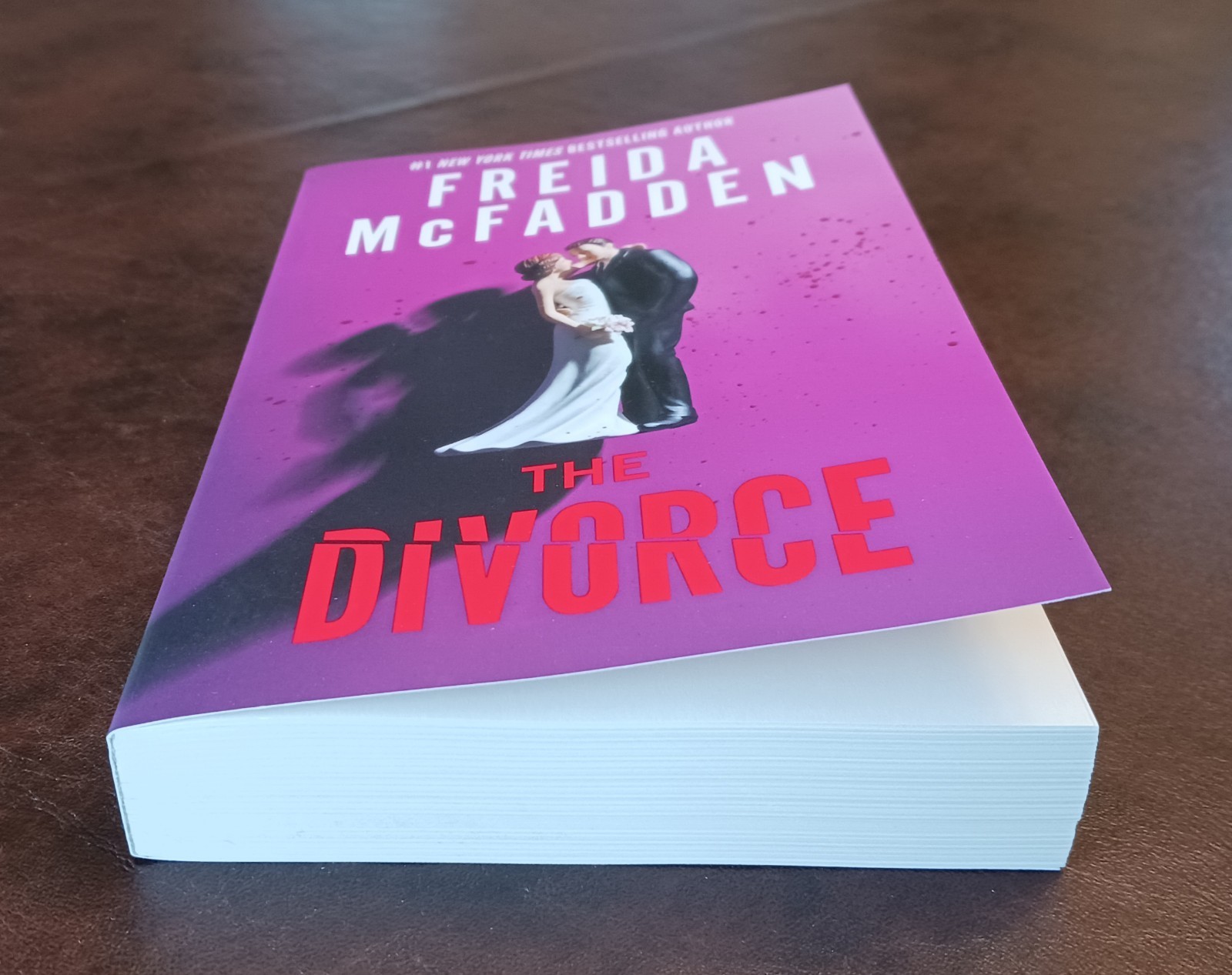 SIGNED Freida McFadden Autographed Book – The Divorce, Signed Edn 1st Print 2026