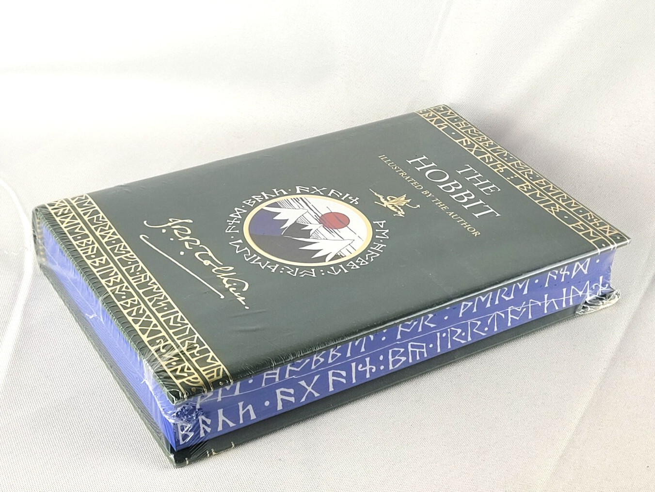 THE HOBBIT by J. R. R. Tolkien (Author, Illustrator) Deluxe Edition NEW SEALED