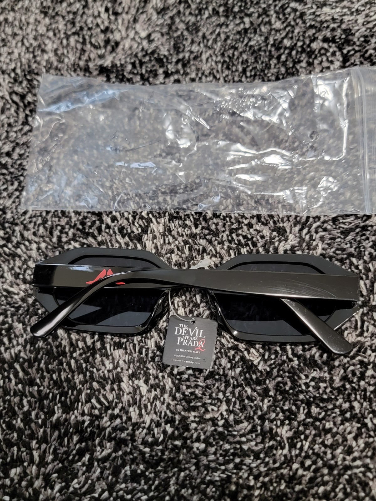 The Devil Wears Prada 2 Sealed Runway Magazine Promo NYC & Sunglasses CinemaCon