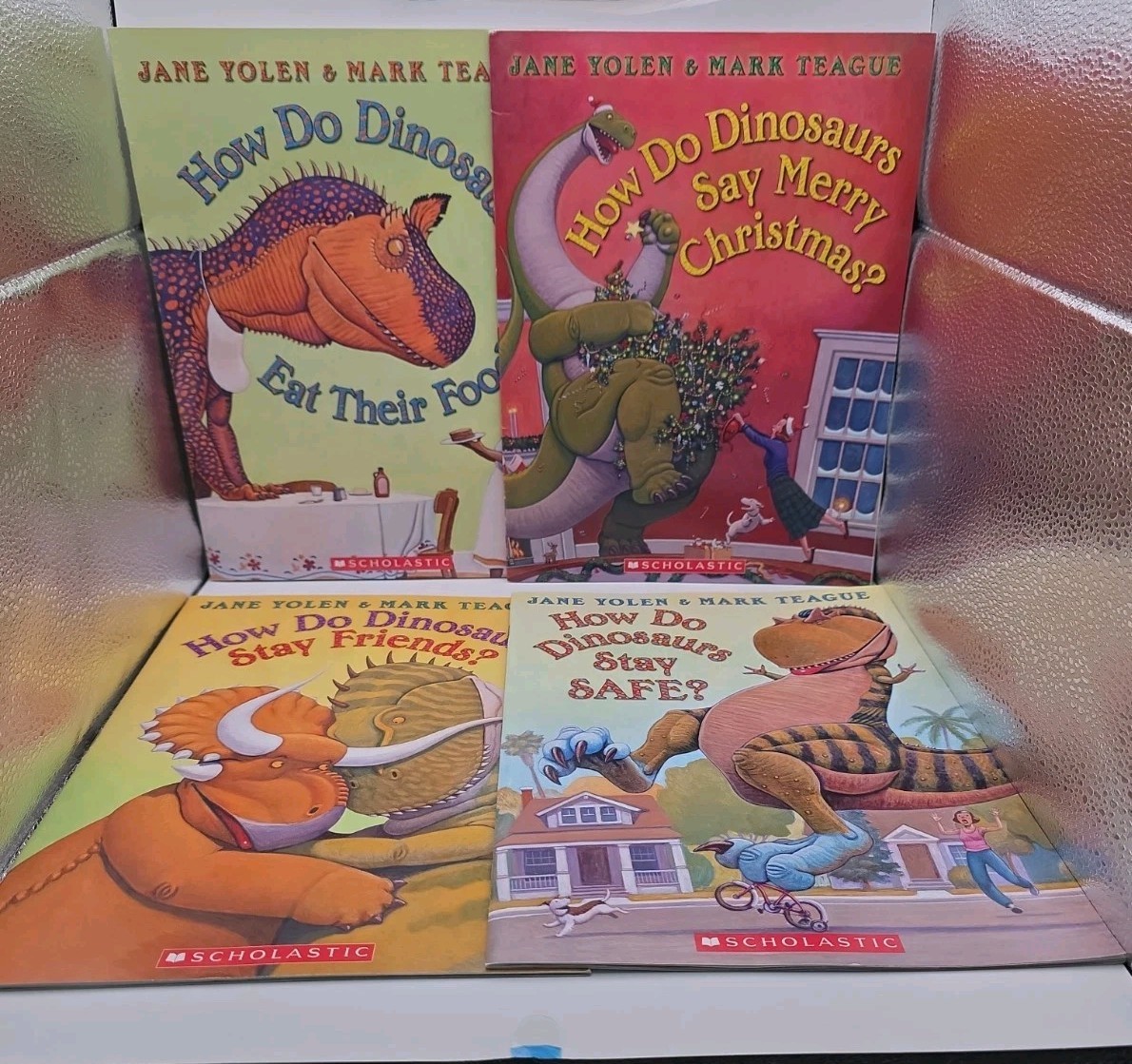 Lot 12 Picture Books – MARK TEAGUE How Do Dinosaurs – Clanton Bubbles – Crayons