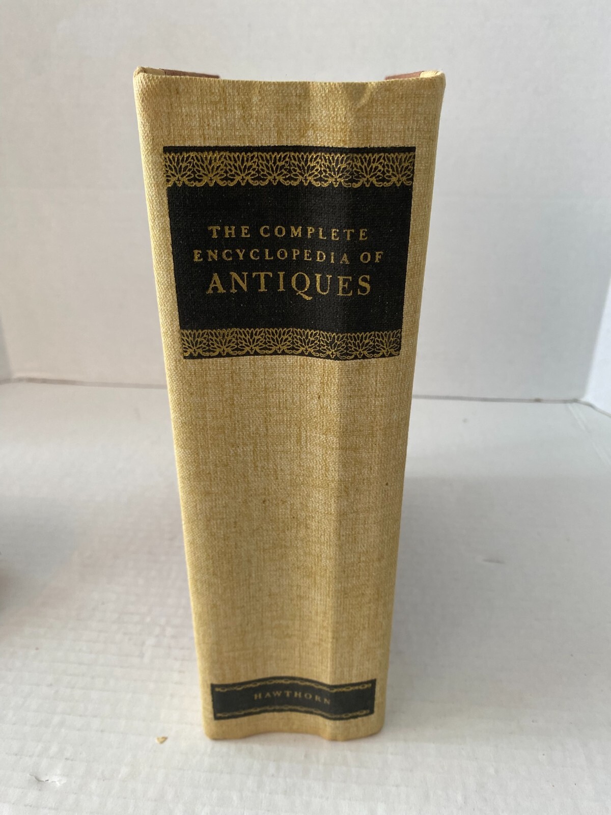 The Complete Encyclopedia of Antiques, L.G.G. Ramsey (Editor), 1962, 1,435 pages