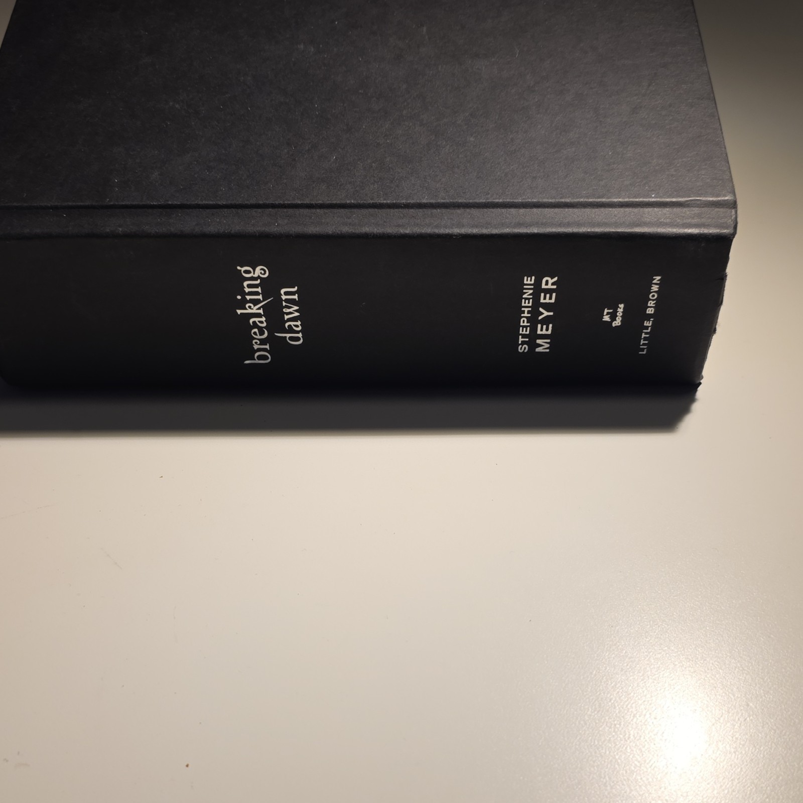 Stephenie Meyer Breaking Dawn Twilight Saga Hardcover 2008 Little, Brown DJ