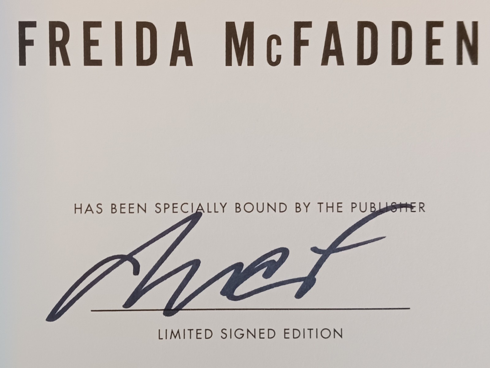 SIGNED Freida McFadden Autographed Book – The Divorce, Signed Edn 1st Print 2026