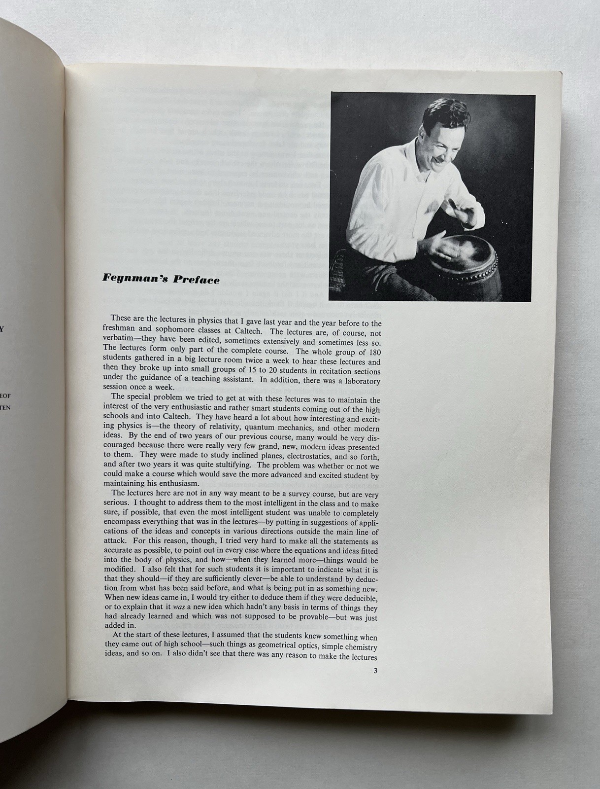 The Feynman Lectures on Physics Complete 3 Volume Set Paperback Addison