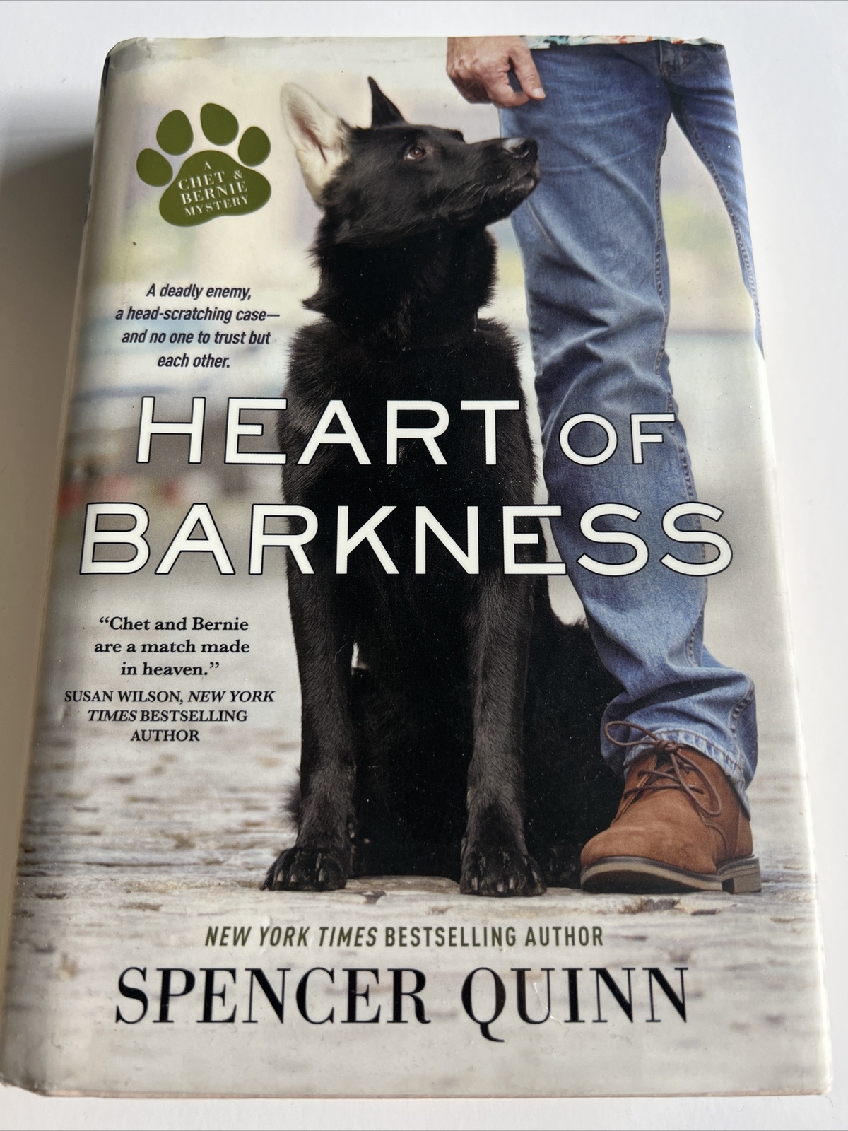 A Chet and Bernie Mystery Ser.: Heart of Barkness by Spencer Quinn (2020, Trade