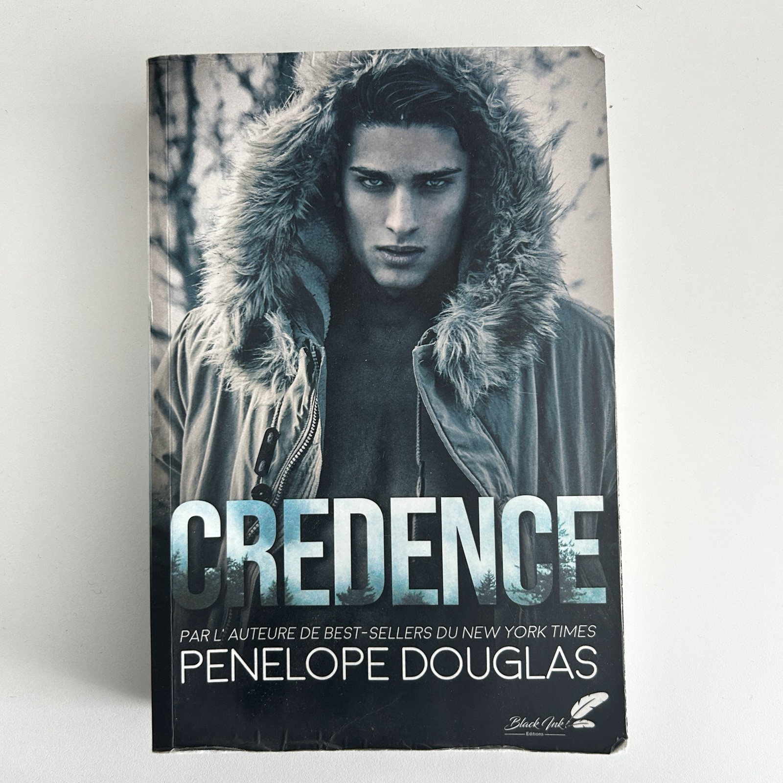 OOP FRENCH: Credence by Penelope Douglas (Male Model 1st Edition) – Acceptable