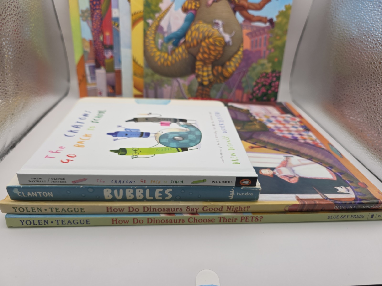 Lot 12 Picture Books – MARK TEAGUE How Do Dinosaurs – Clanton Bubbles – Crayons