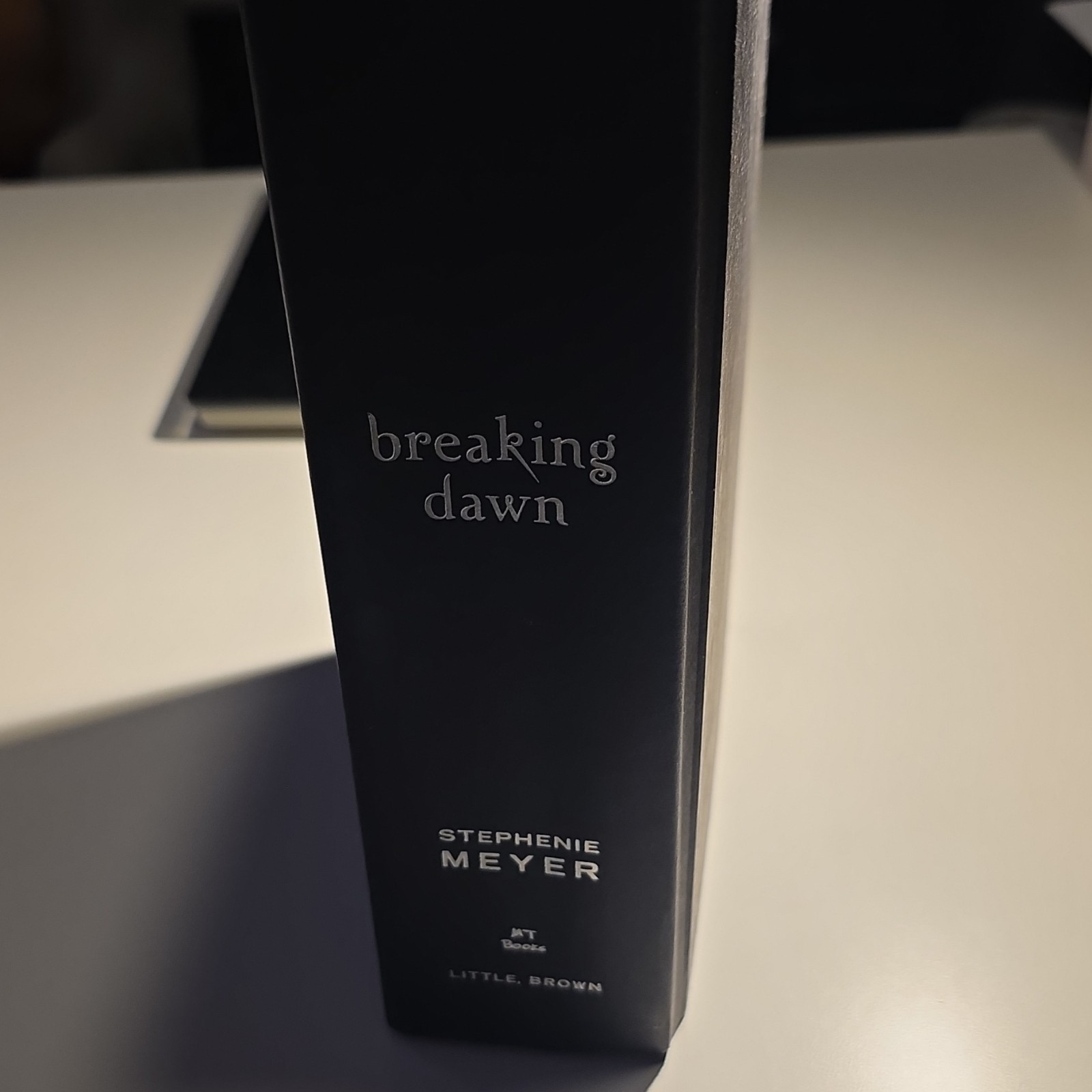 Stephenie Meyer Breaking Dawn Twilight Saga Hardcover 2008 Little, Brown DJ