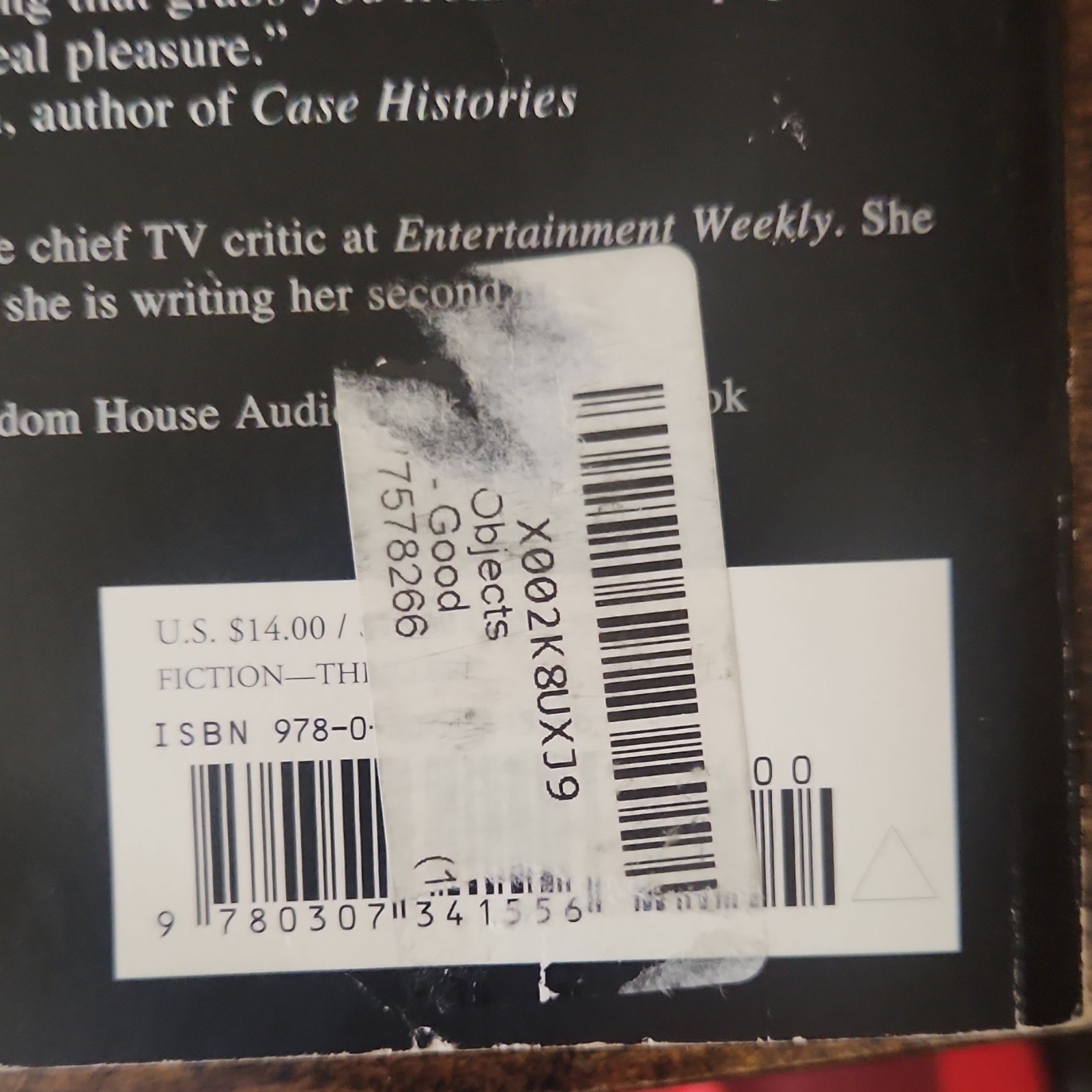 Sharp Objects : A Novel by Gillian Flynn (Paperback, Fiction, Thriller)