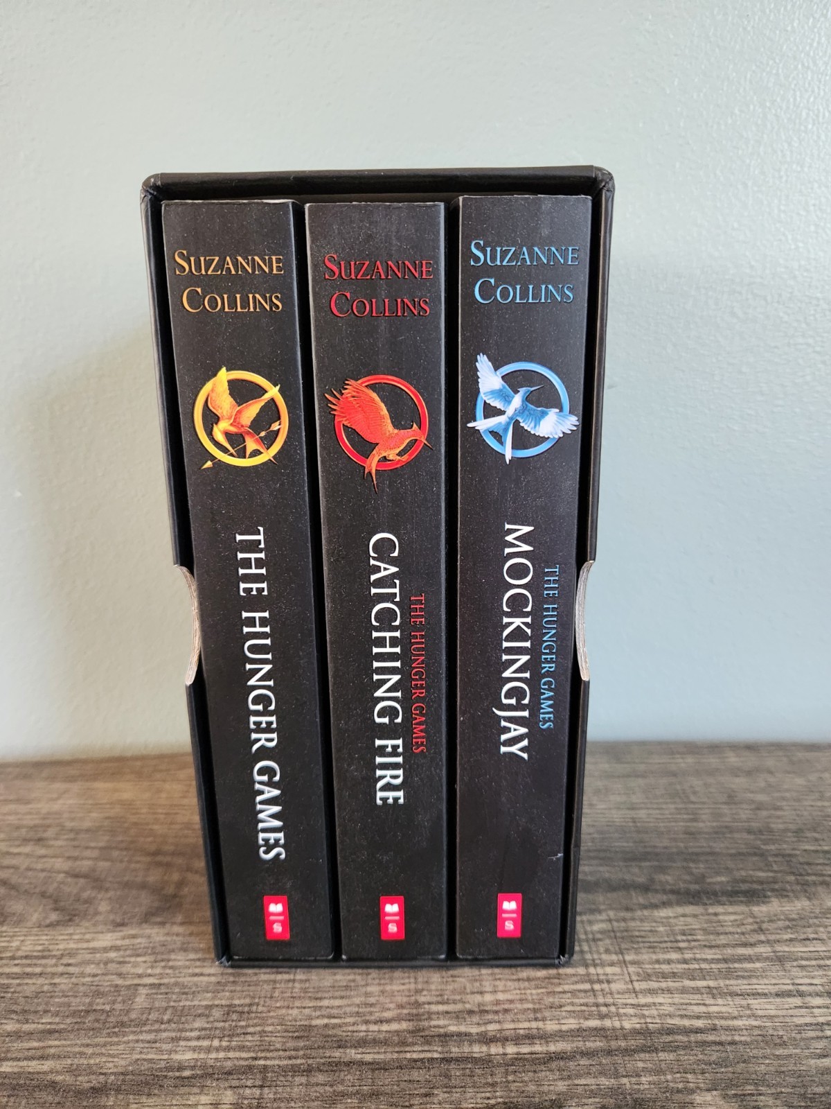 The Hunger Games Trilogy Box Set Paperback Suzanne Collins Catching Fire Mocking