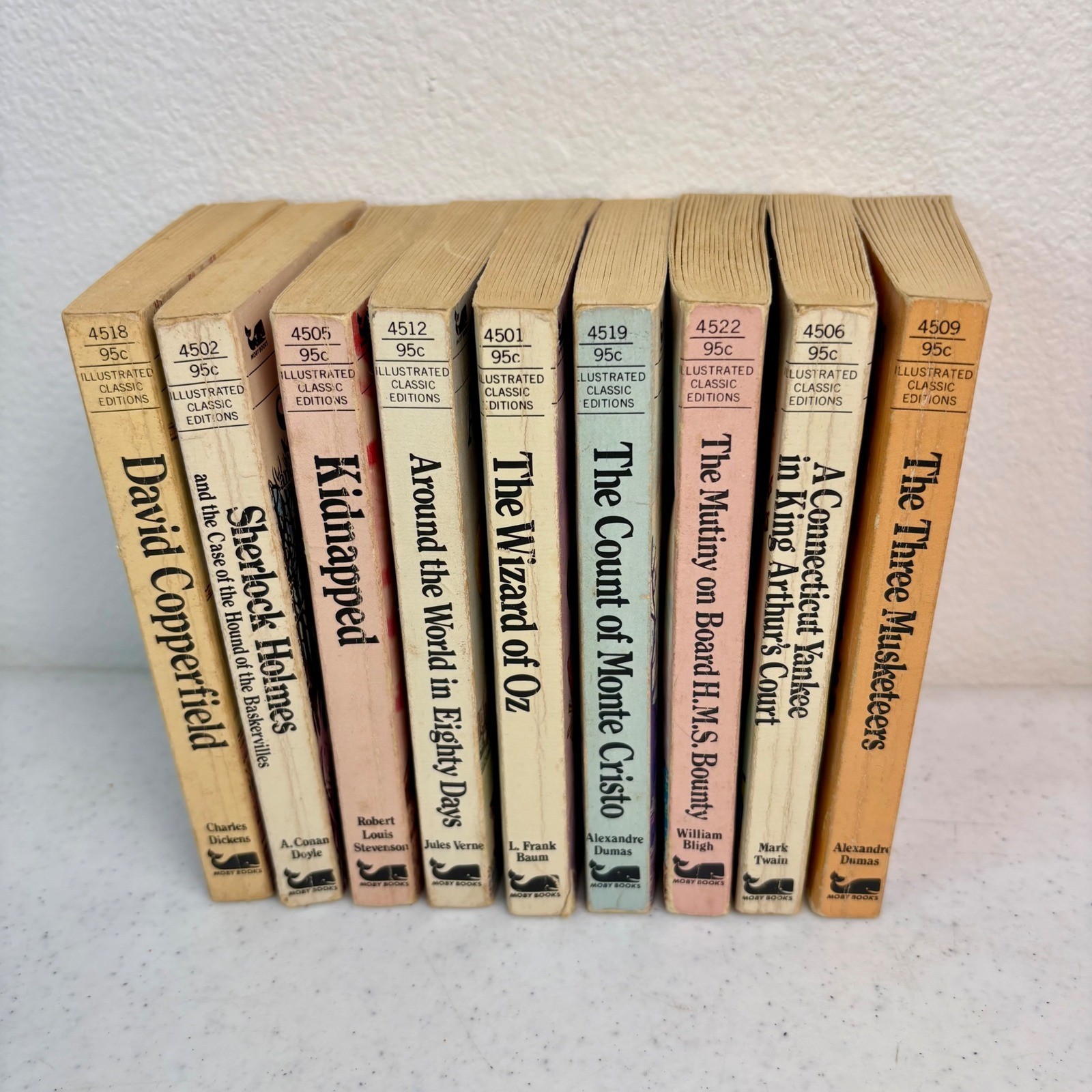 9 Vintage Moby Books Illustrated Classic Editions Wizard of Oz Sherlock Holmes