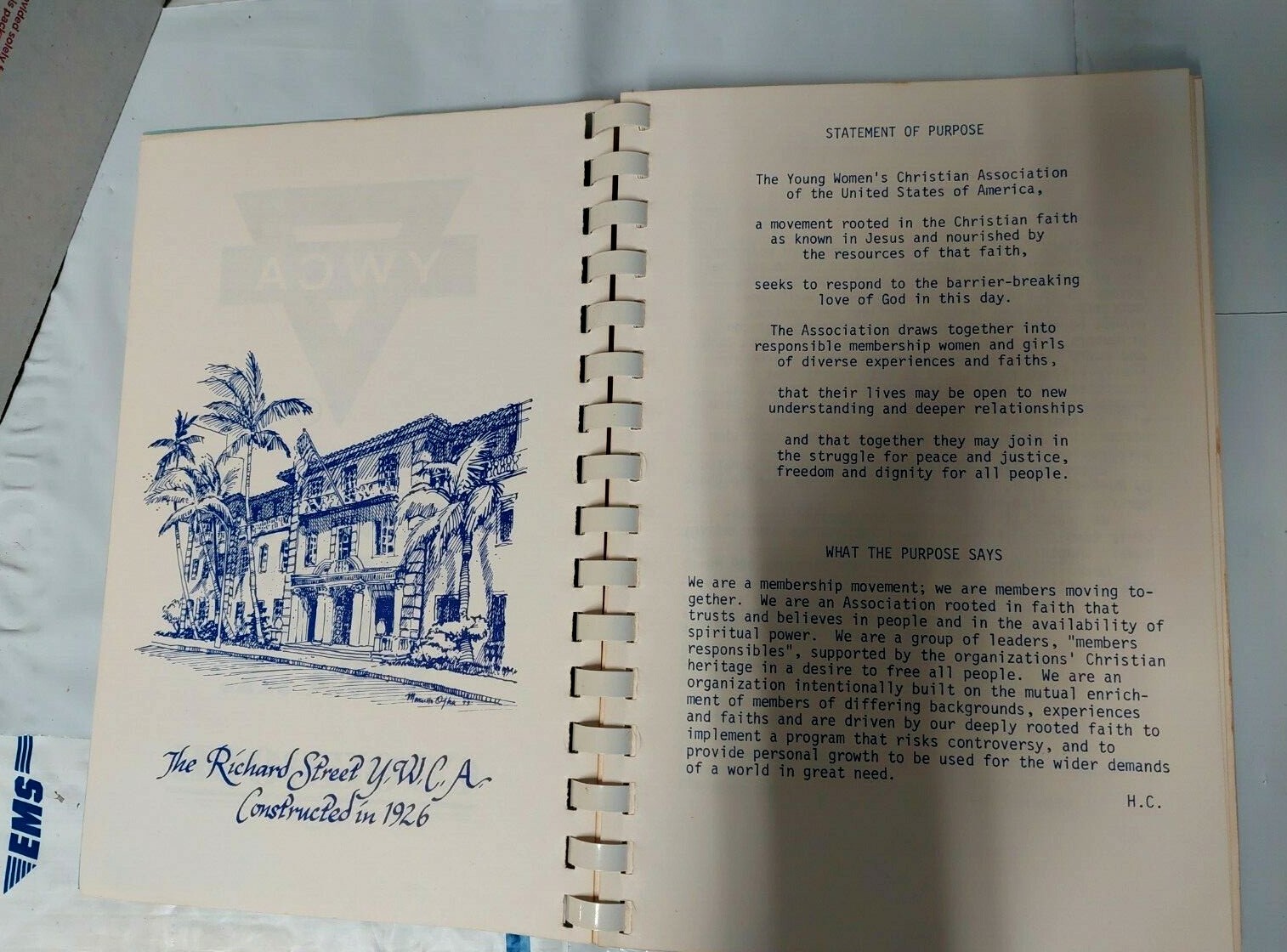 HAWAII COOKBOOK SC Hawaii’s Friends of the Y.W.C.A. 1977 194 pages