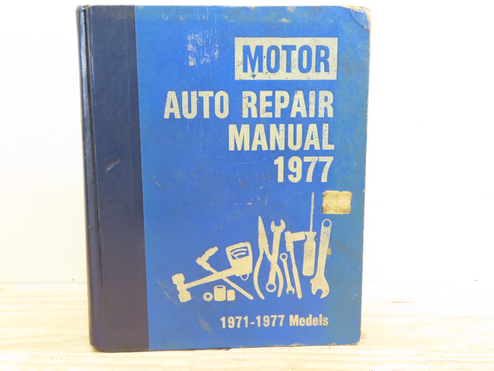 MOTOR Auto Repair Manual 1971-1977 Models Copyright 1977 Vintage 40th Edition