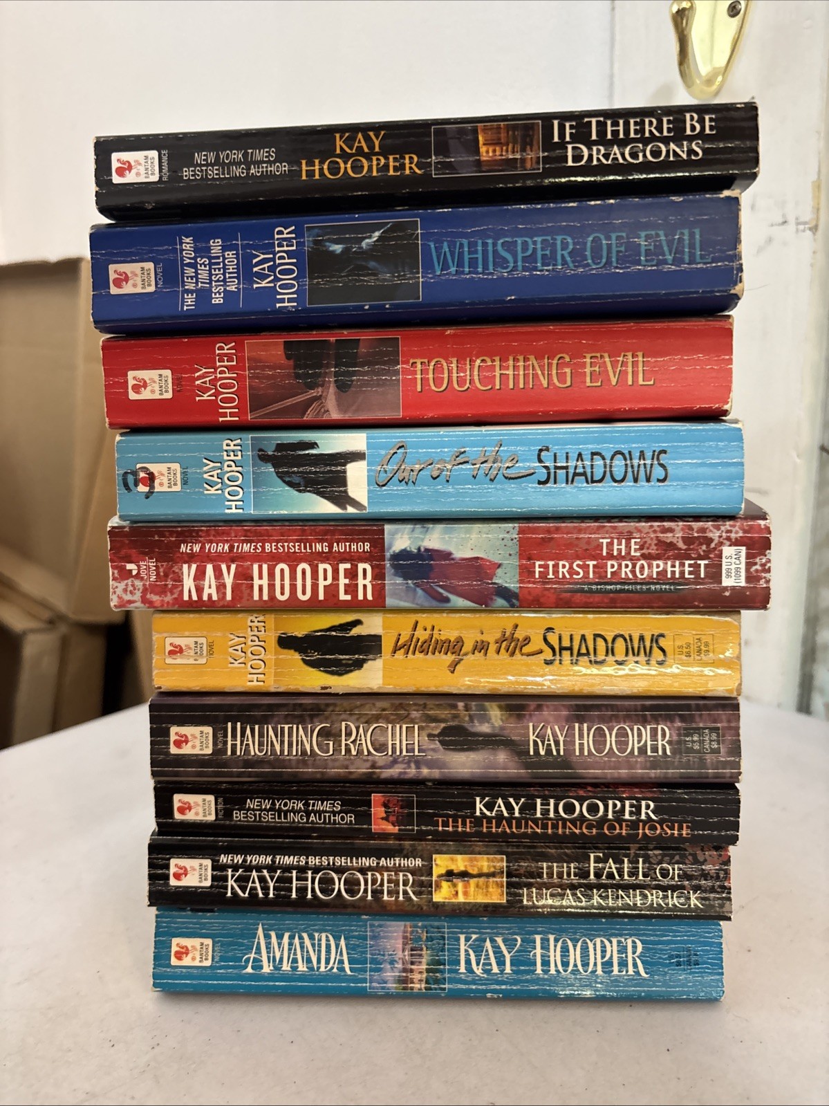 Lot of 10 – Kay Hooper – Mass paperback books – Free Shipping