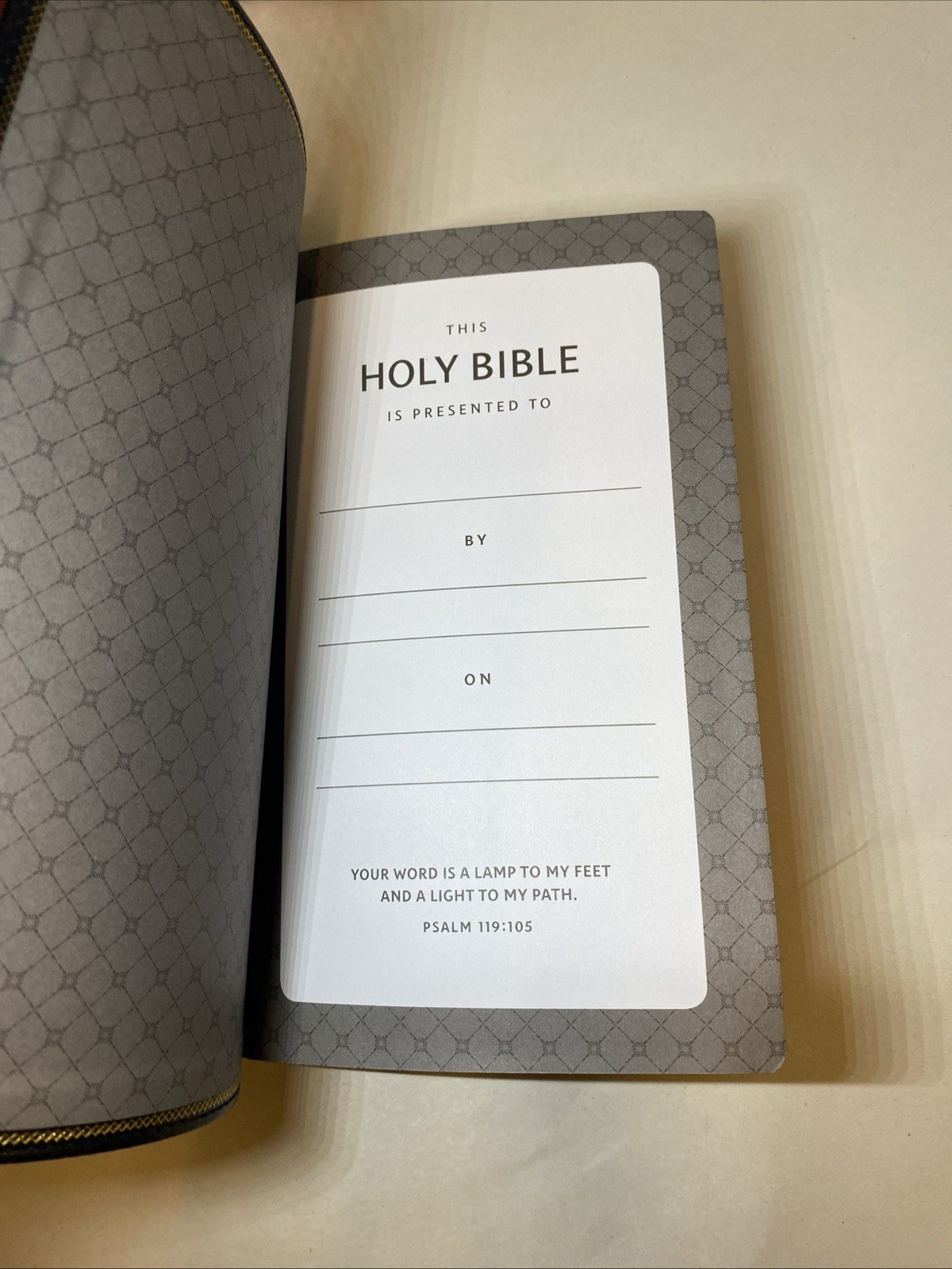 Nkjv, Thinline Bible, Leathersoft, Black, Red Letter Edition, Comfort Print: