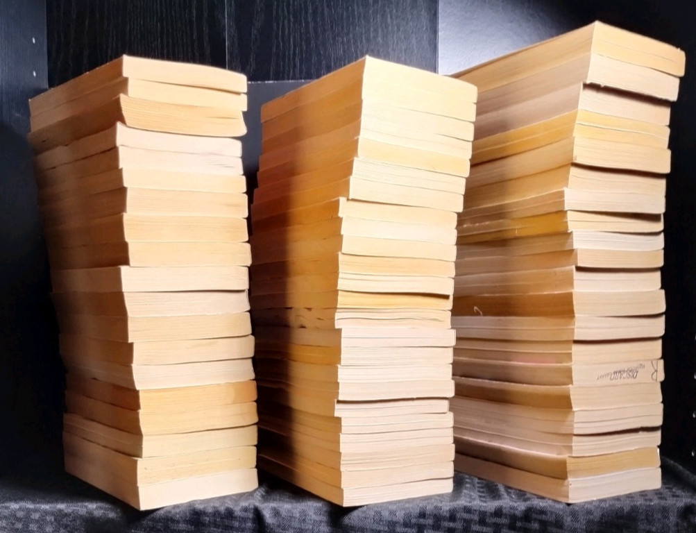 ROMANCE PAPERBACKS – BUILD YOUR OWN LOT Silhouette
