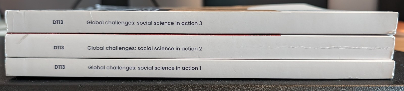 OPEN UNIVERSITY D113 Global challenges: social science in action VERY GOOD CDT