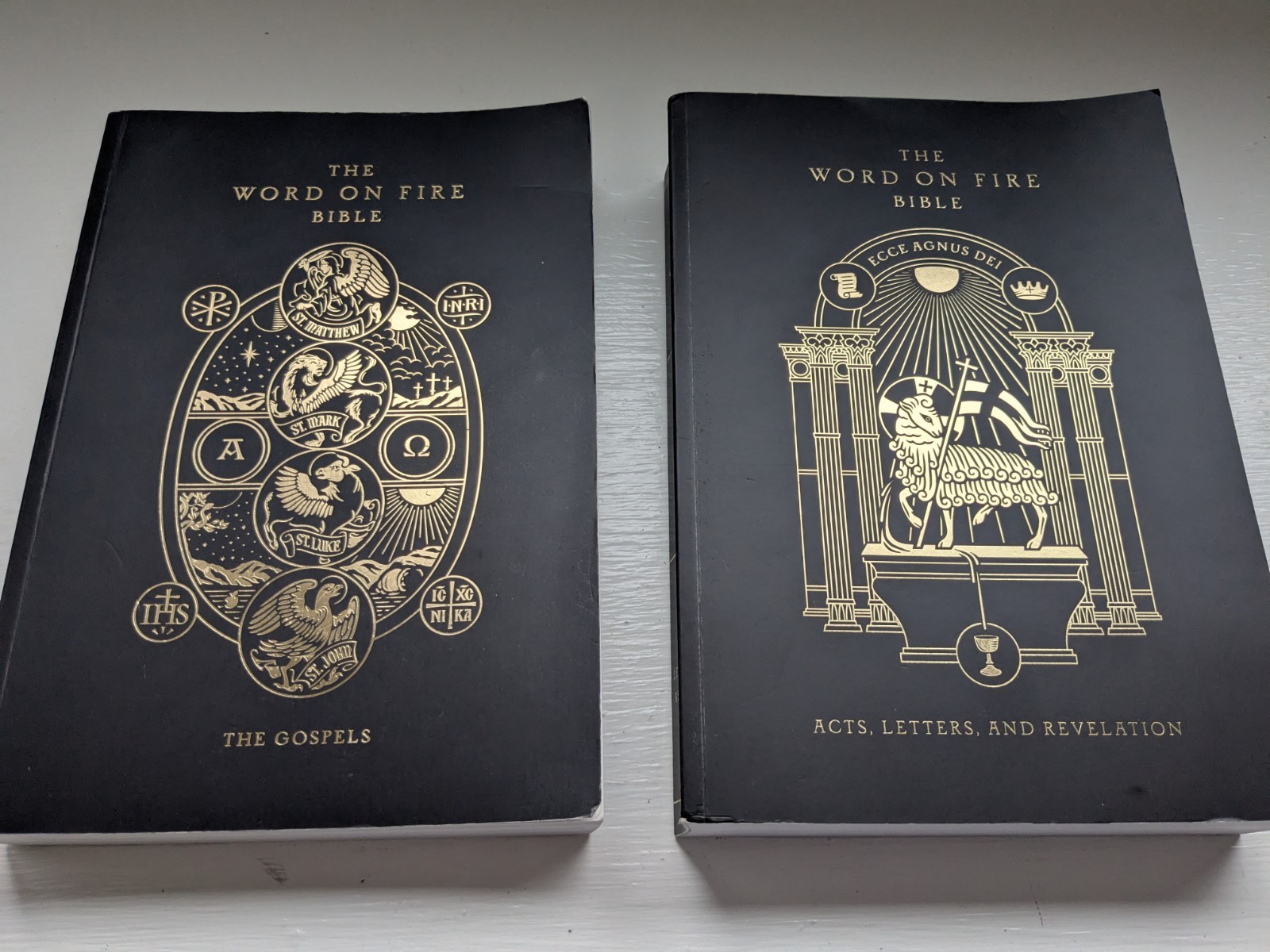 Word on Fire Bible (Volumes 1 & 2) : The Gospels,/Acts,Letters, Revelation
