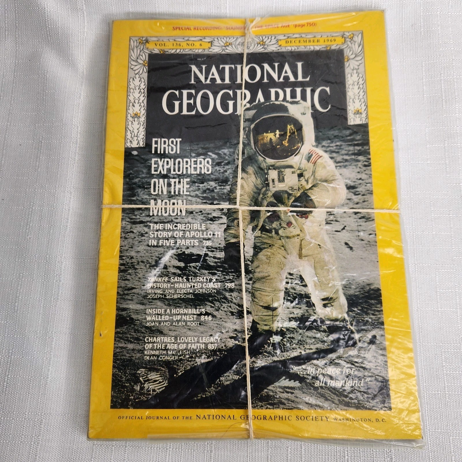 National Geographic December 1969 Vol. 136 No. 6 First Explorers On The Moon