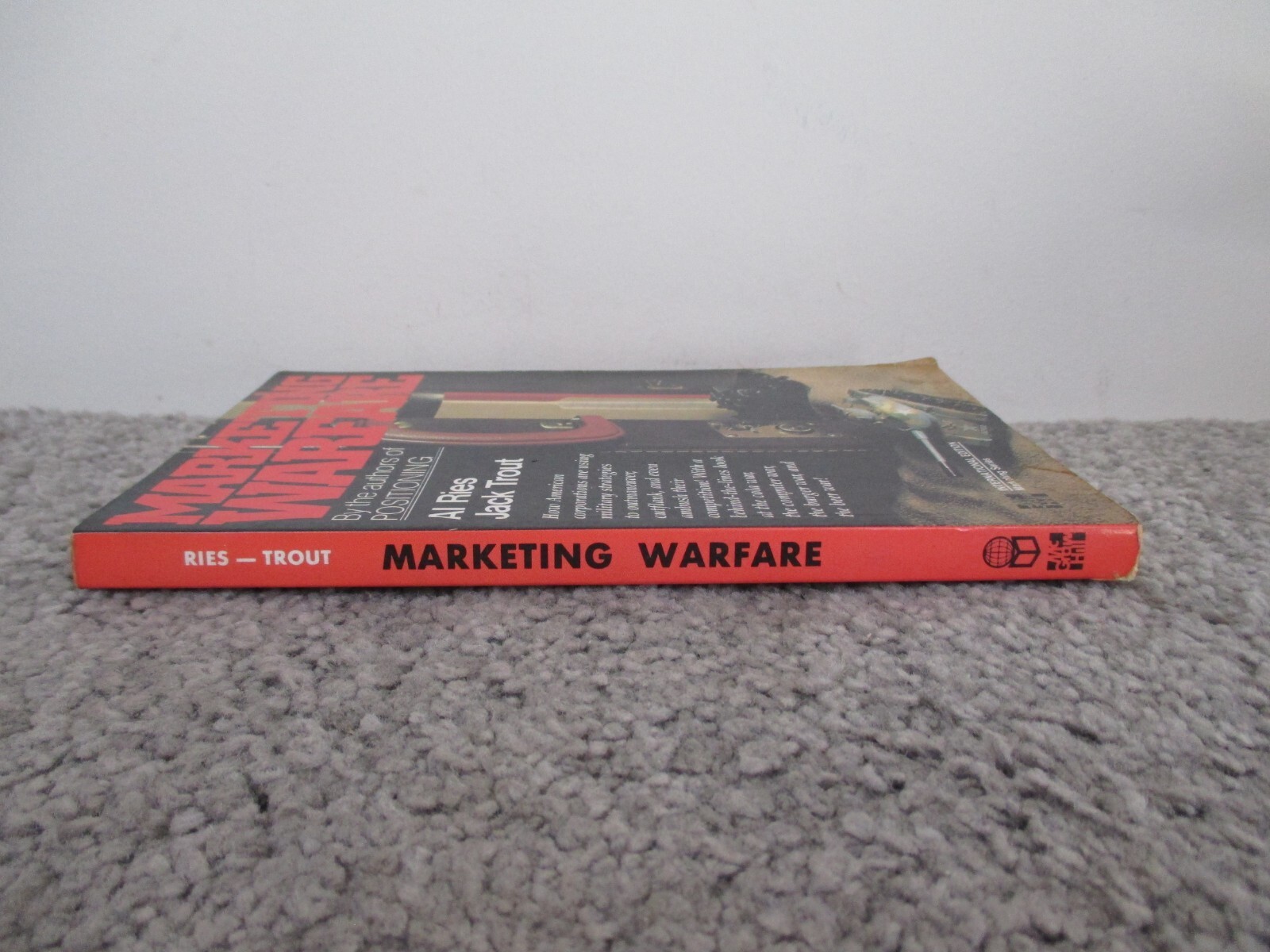 Marketing Warfare Al Ries,Jack Trout Business Strategy Military Conflict 1966