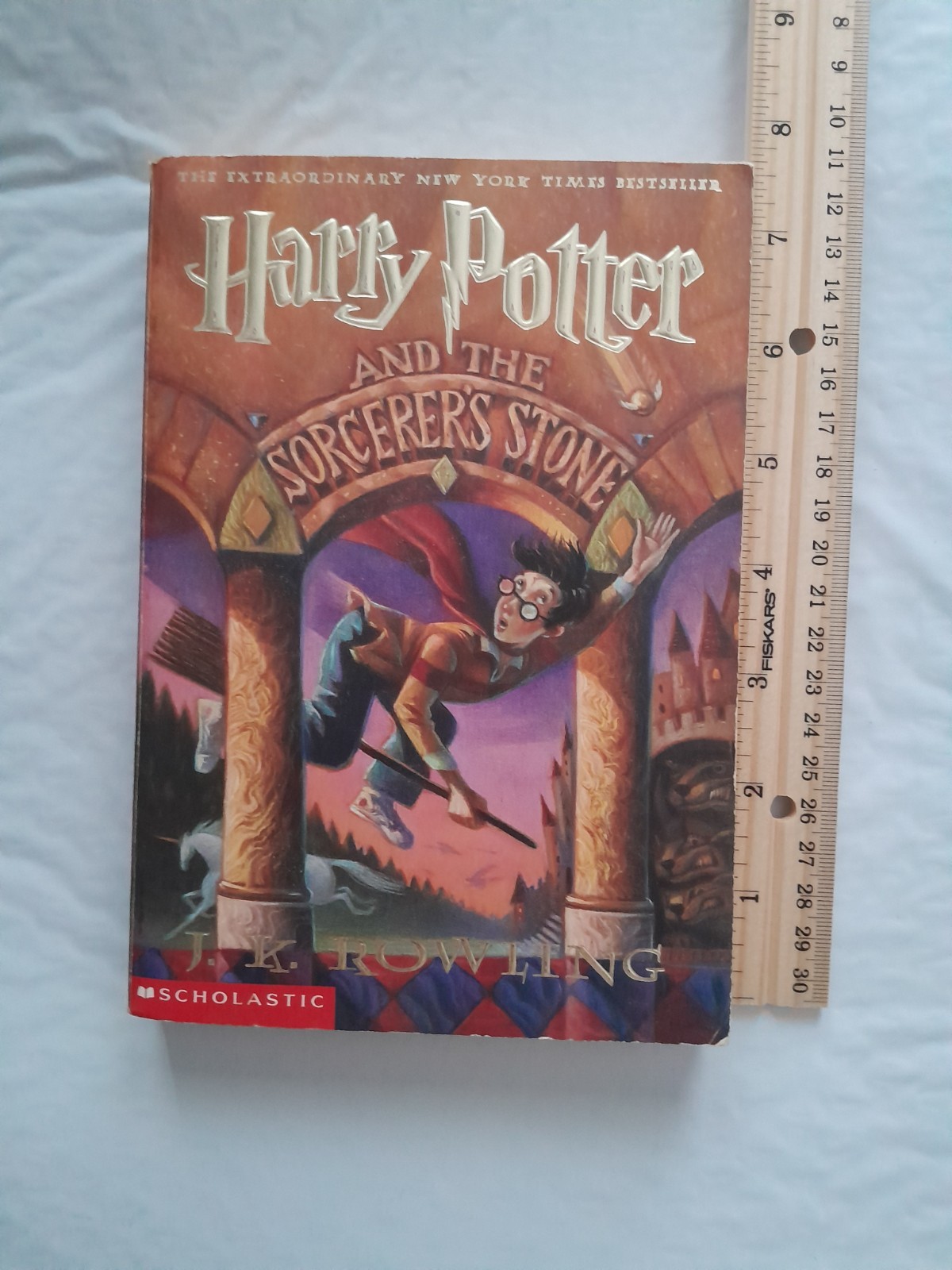 Harry Potter and the Sorcerers Stone – Paperback By Rowling, JK – ACCEPTABLE