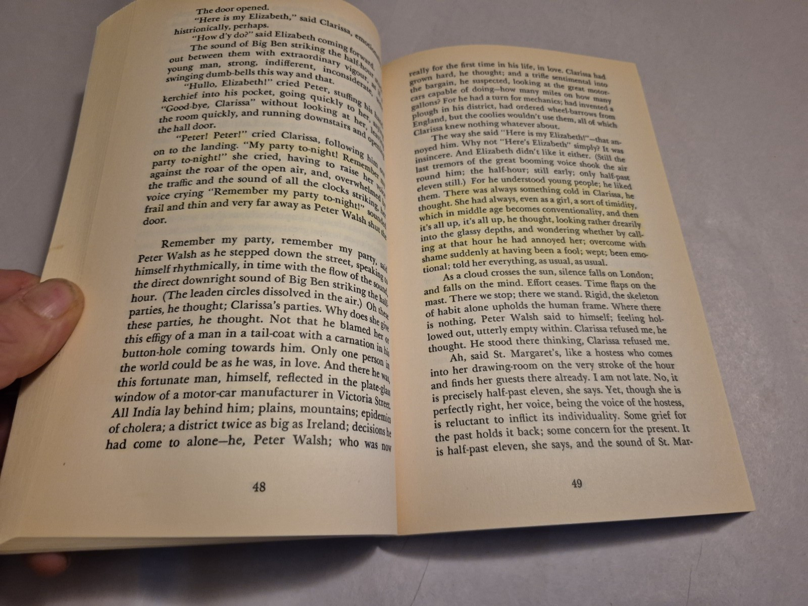 Mrs. Dalloway : The Virginia Woolf Library Authorized Ed Harvest TPB Modernism