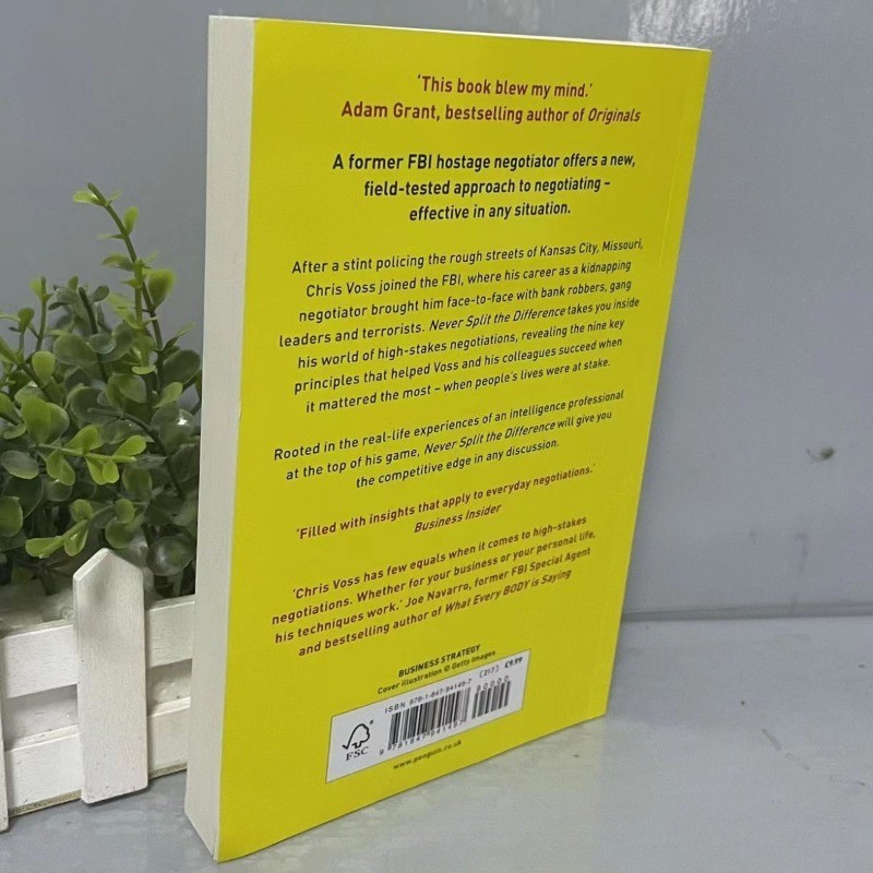 Never Split the Difference By Chris Voss Brand New Paperback – Free Shipping USA