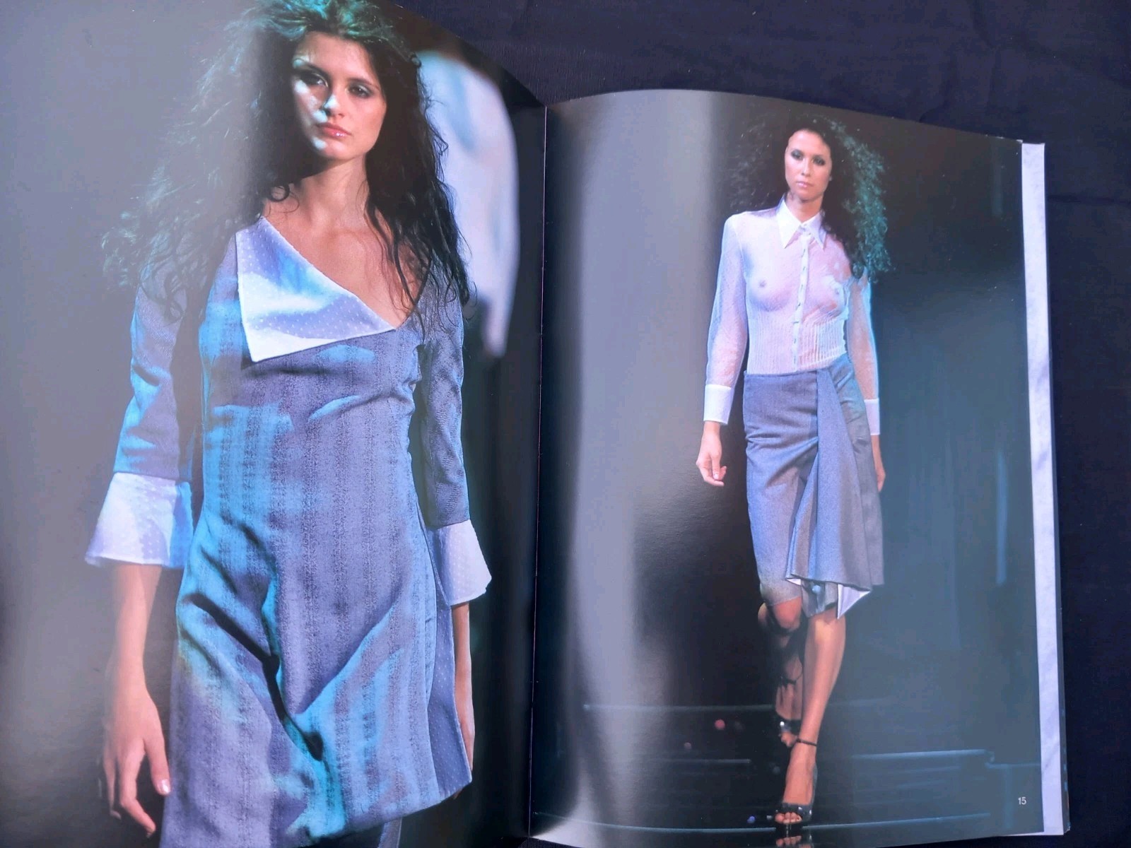 VERSACE Versus Womens Runway Collection – Fall/Winter 1999/2000 – small format