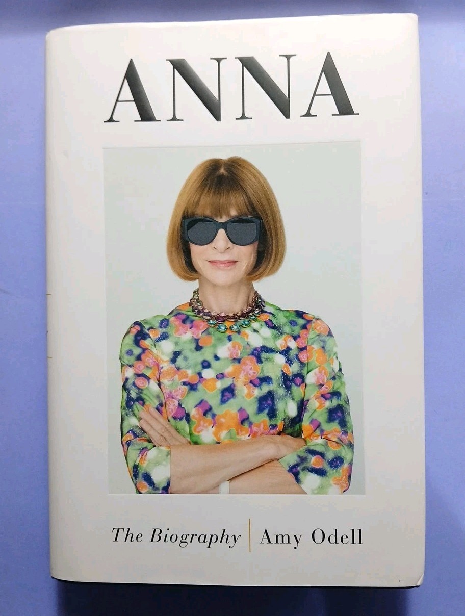 Anna Wintour The Biography – Hardcover Amu Odell SIGNED