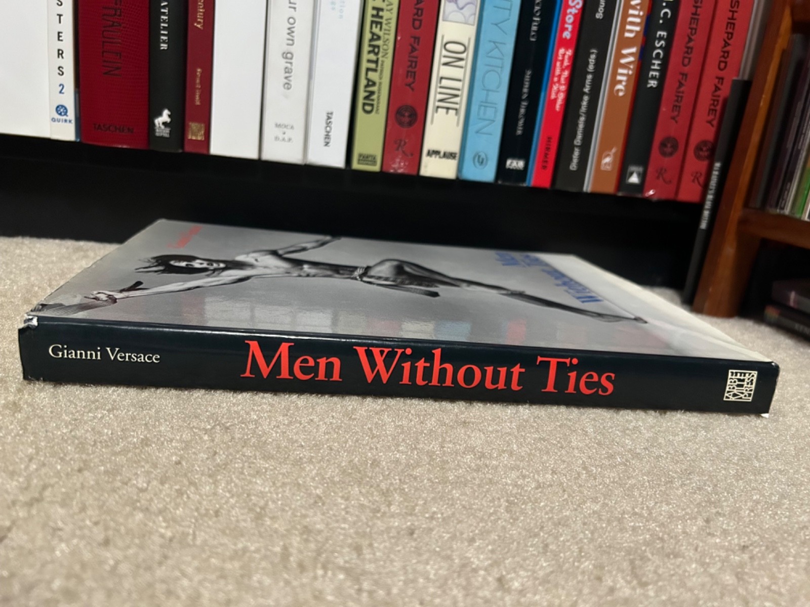 MEN WITHOUT TIES by Gianni Versace (1994, Hardcover) Fashion/Photo Art Book