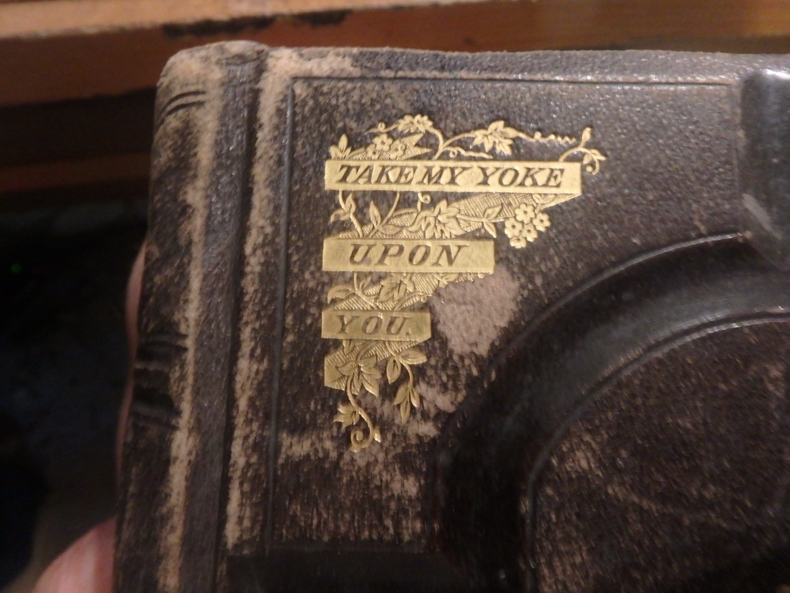 4L-1872 edition- FLEETWOODS LIFE of CHRIST – heavy embossed cover-750 pages