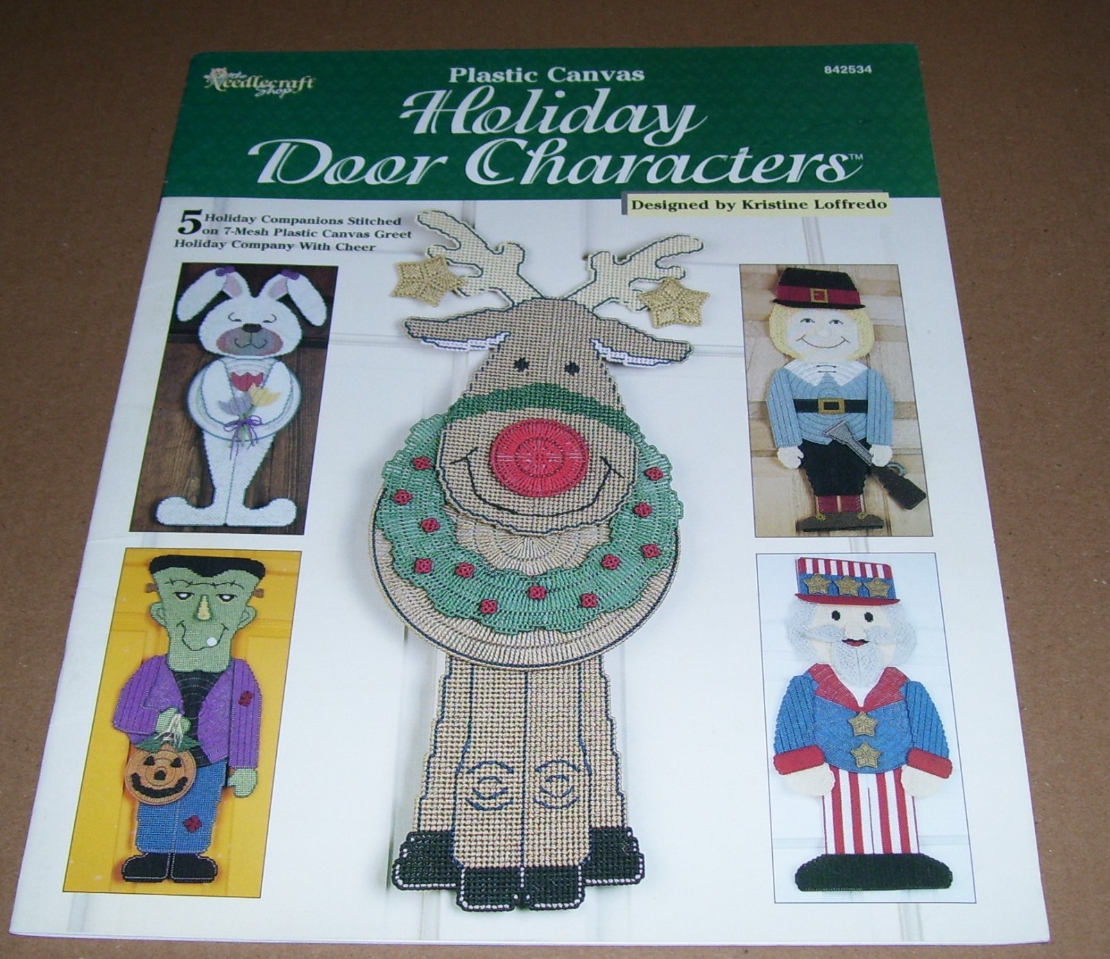 NEEDLECRAFT PLASTIC CANVAS PATTERN LEAFLET 2000 HOLIDAY DOOR CHARMERS 842534