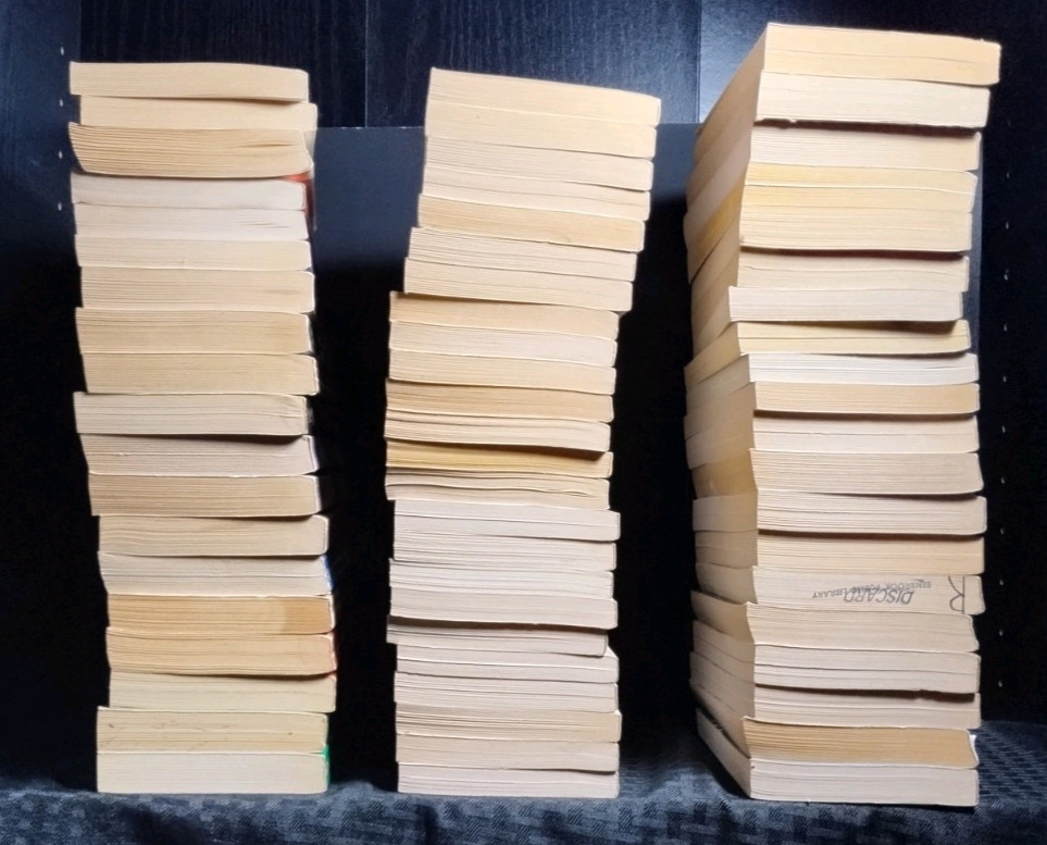 ROMANCE PAPERBACKS – BUILD YOUR OWN LOT Silhouette