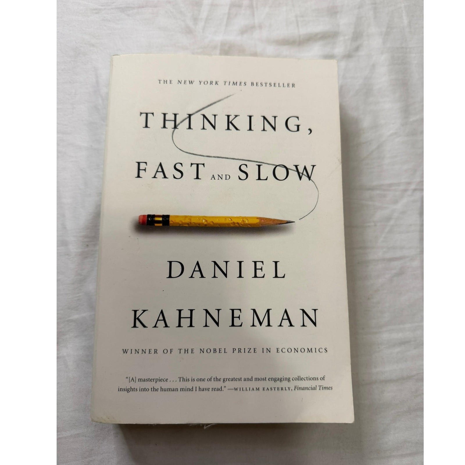 Thinking Fast and Slow Daniel Kahneman Psychology Economics Paperback 2013 FSG