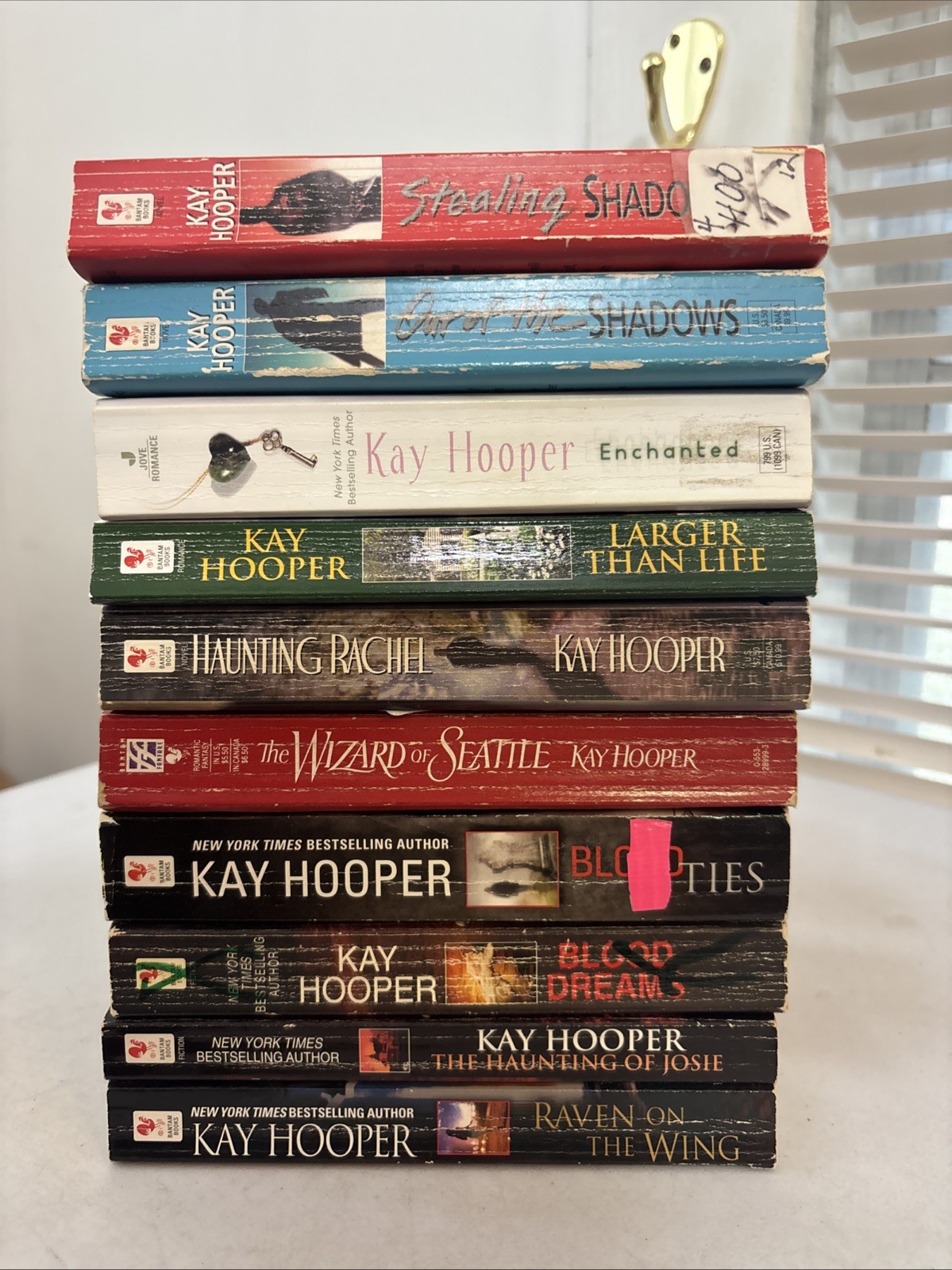 Lot of 10 – Kay Hooper – Mass paperback books – Free Shipping