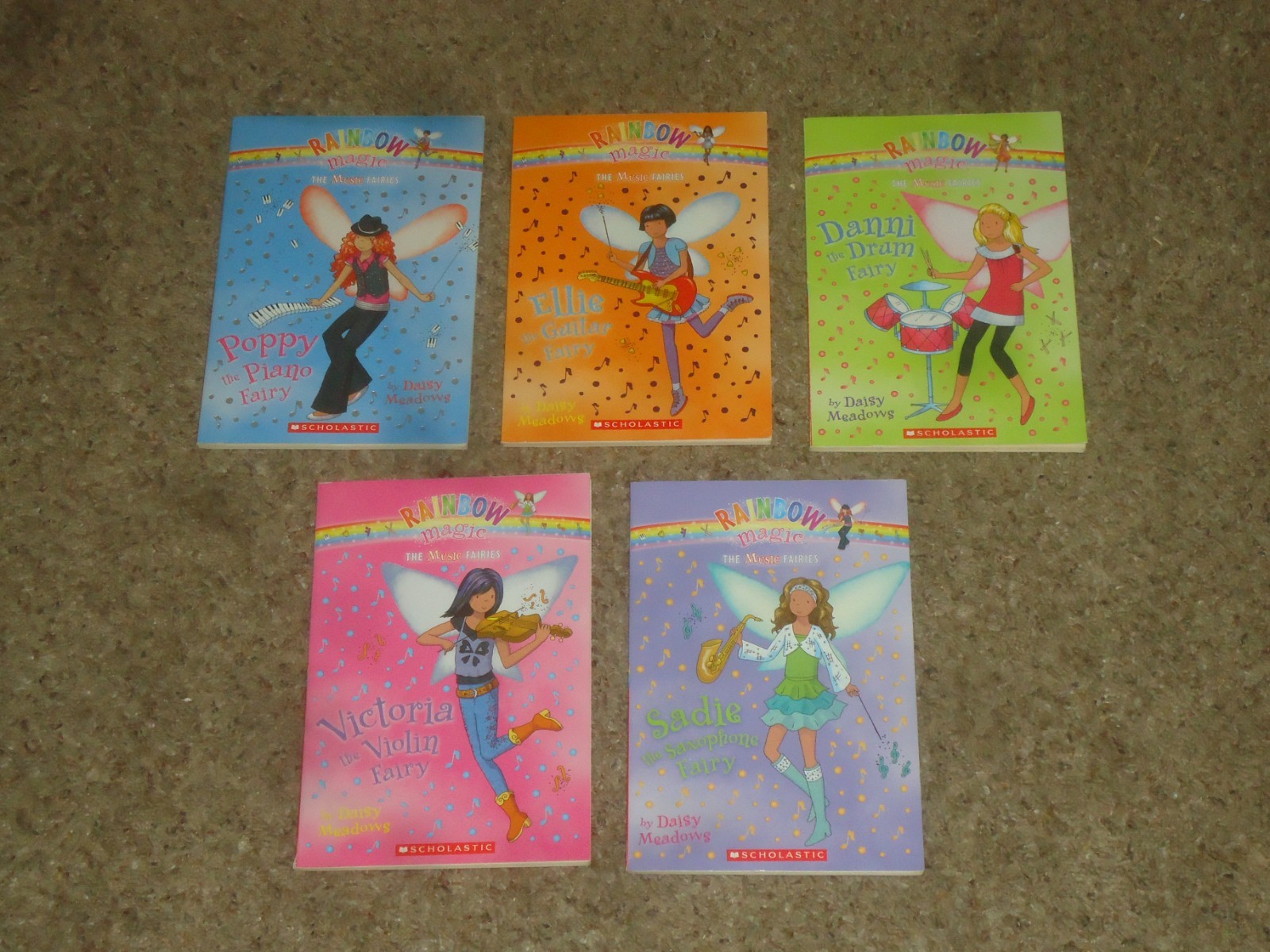 Lot 87 Rainbow Magic & Magic Animals Books Daisy Meadows Fairies