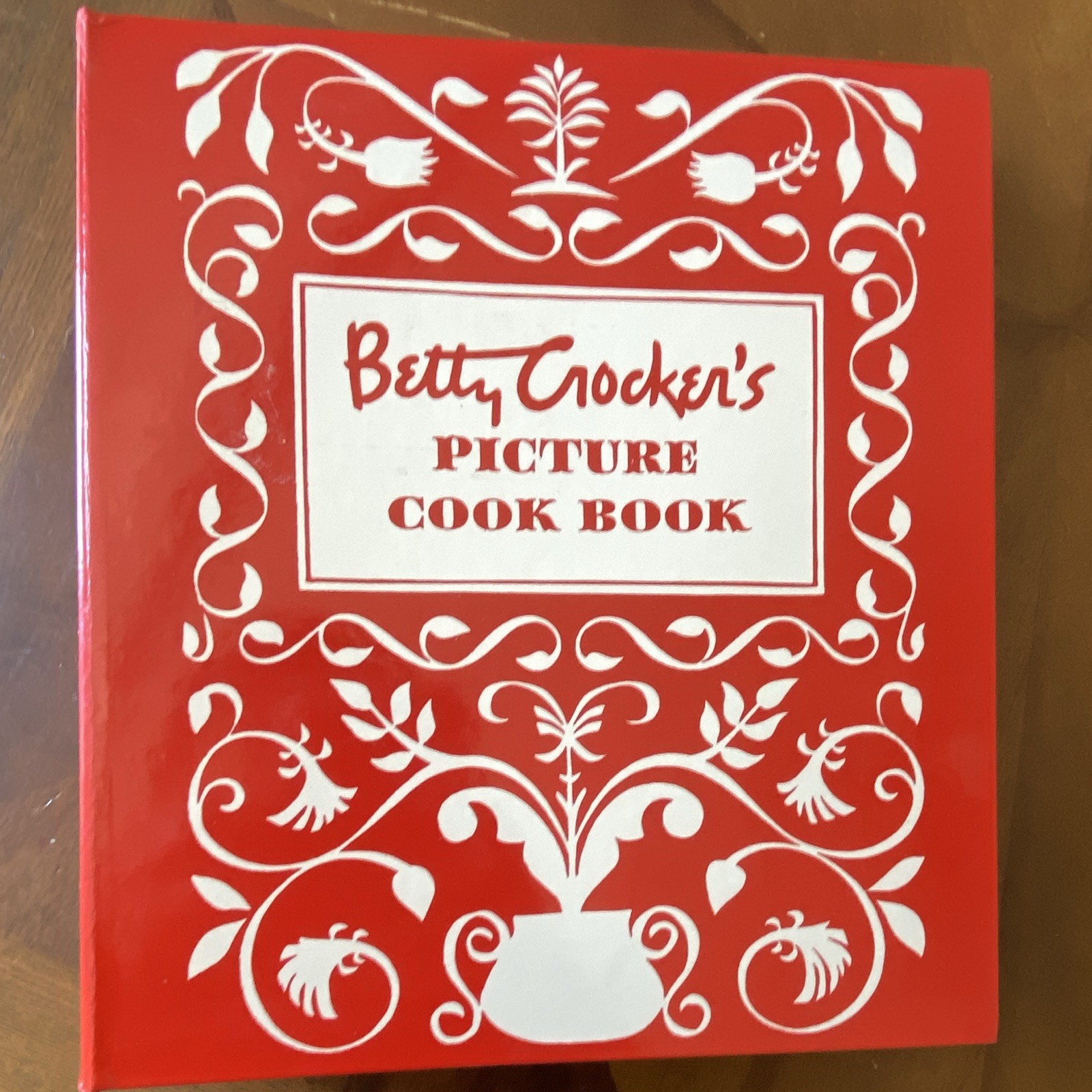 Betty Crocker Betty Crocker’s Picture Cook Book Ring/Wire Bound Illustrated